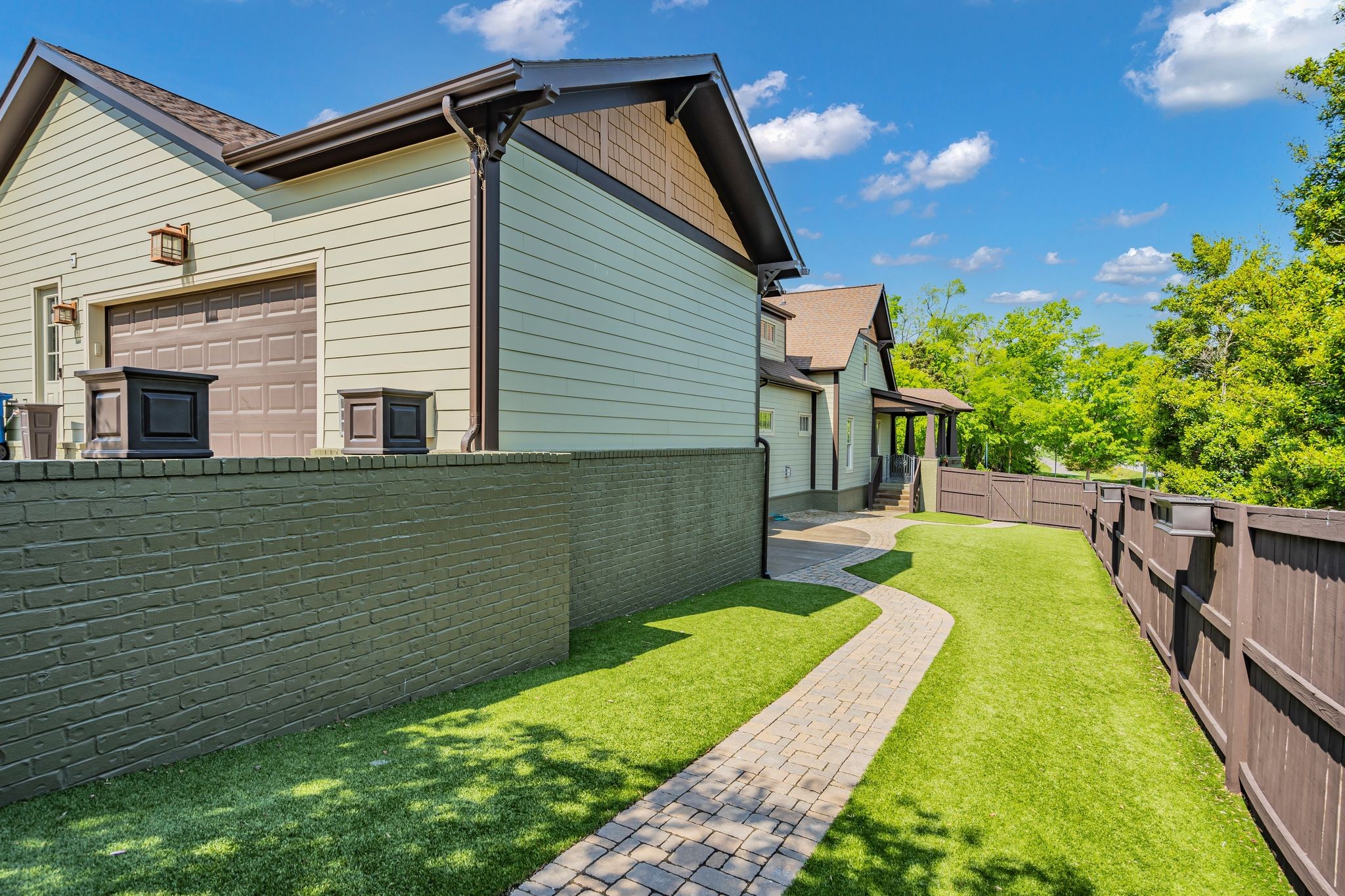 600 Stonewater Blvd