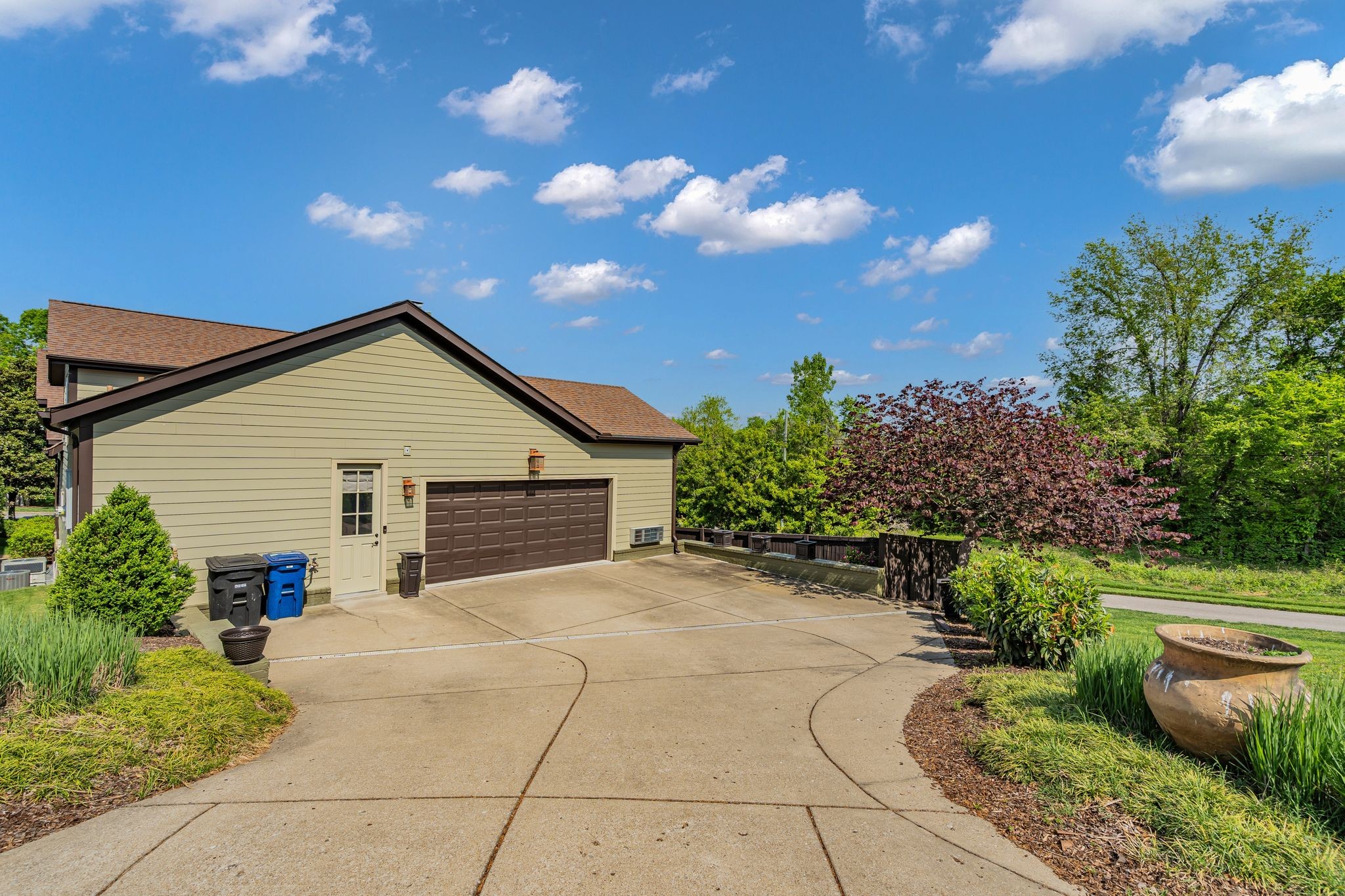 600 Stonewater Blvd