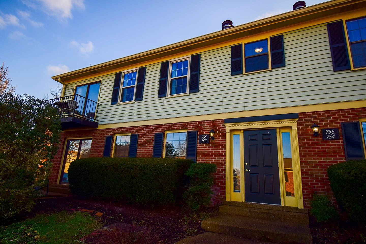 755 Fox Ridge Dr