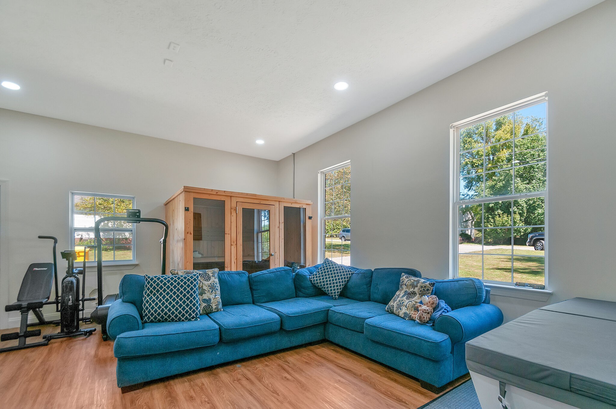 7142 Kingwood Blvd
