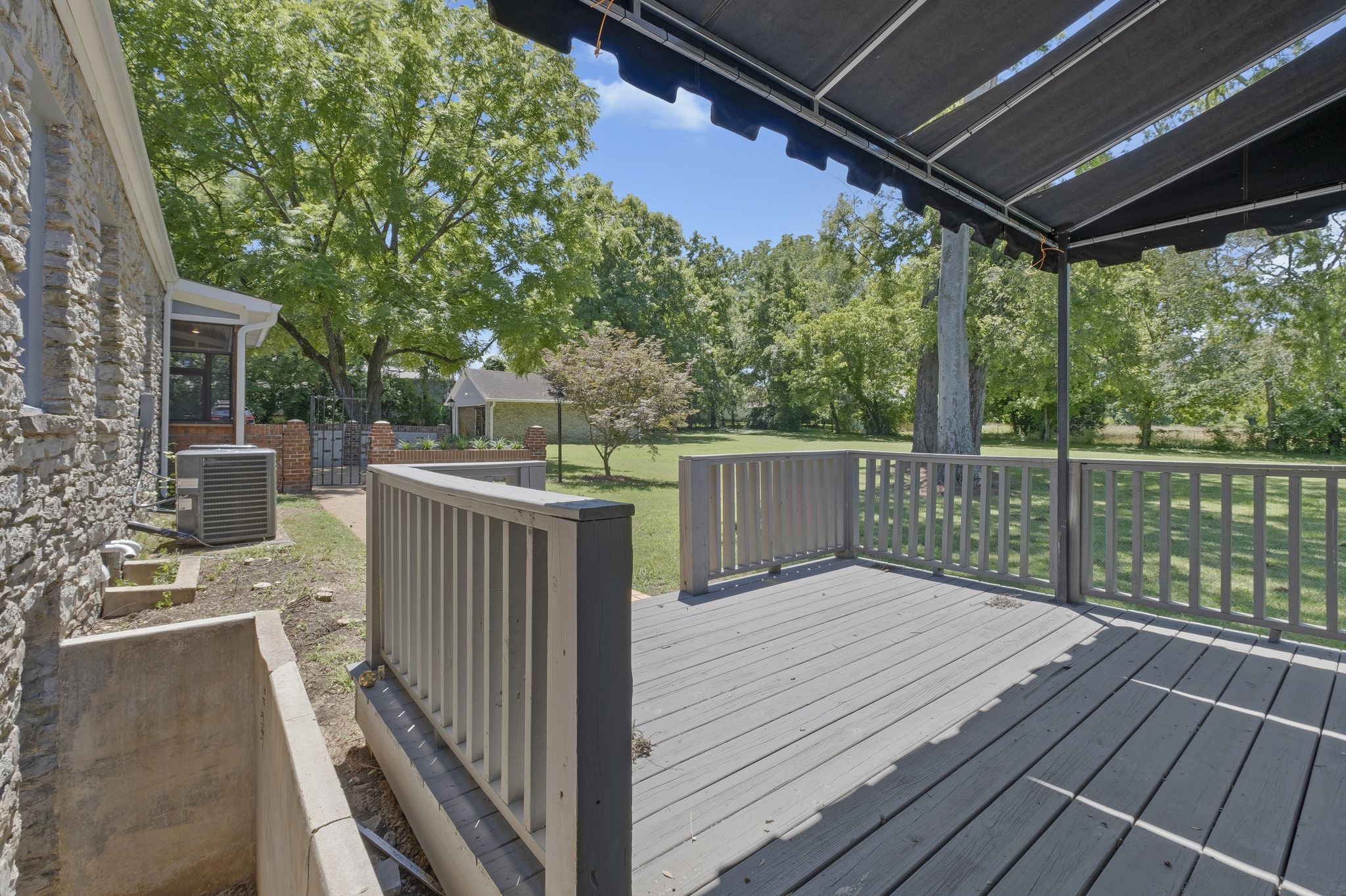 3224 Lakeshore Dr