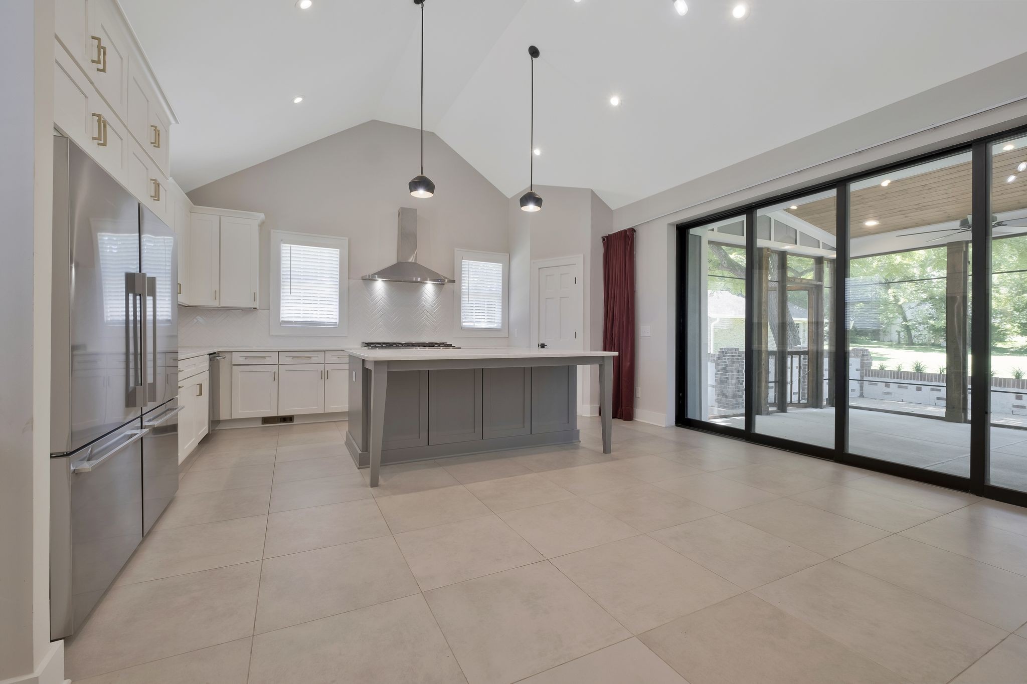 3224 Lakeshore Dr