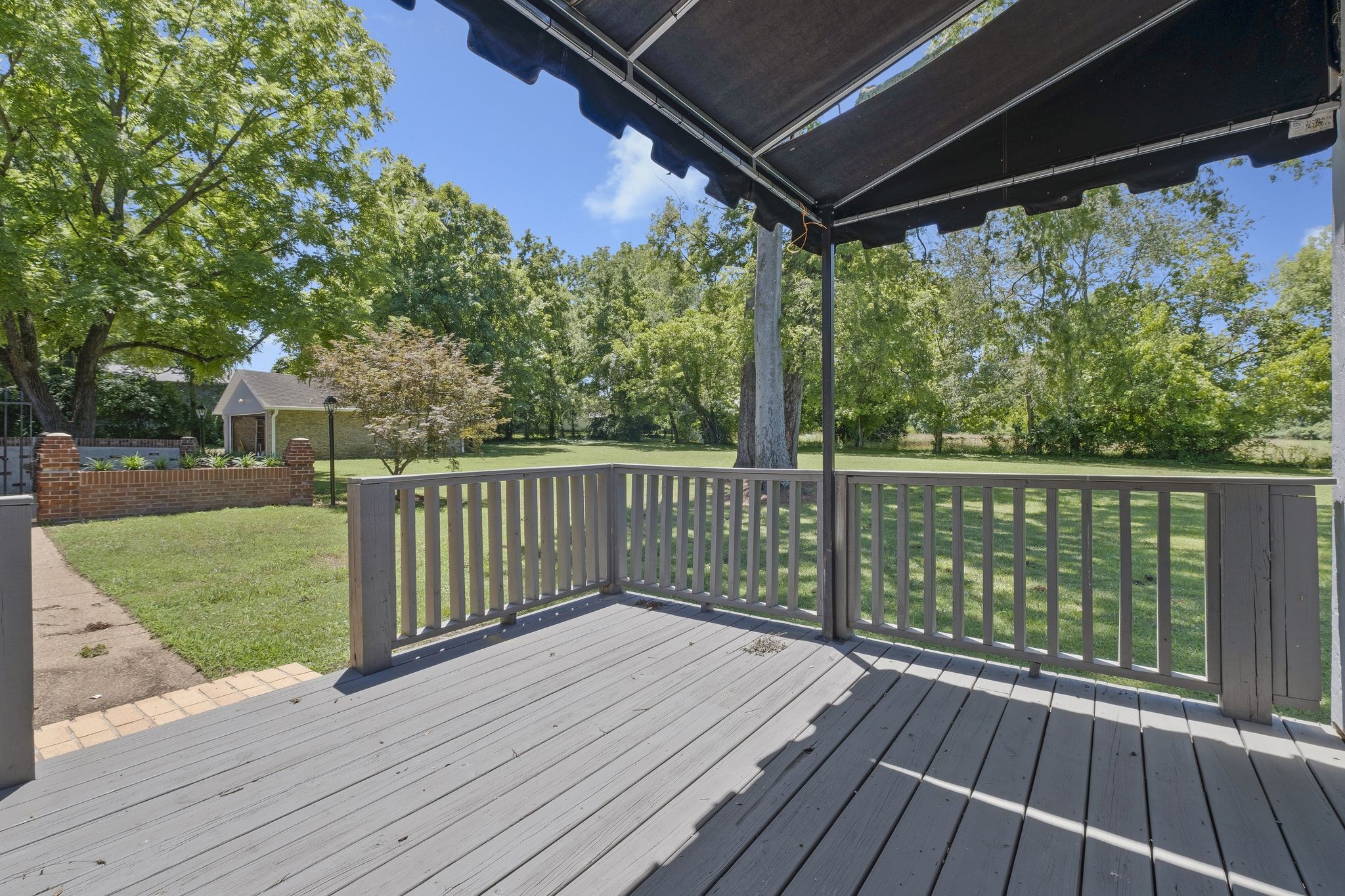 3224 Lakeshore Dr
