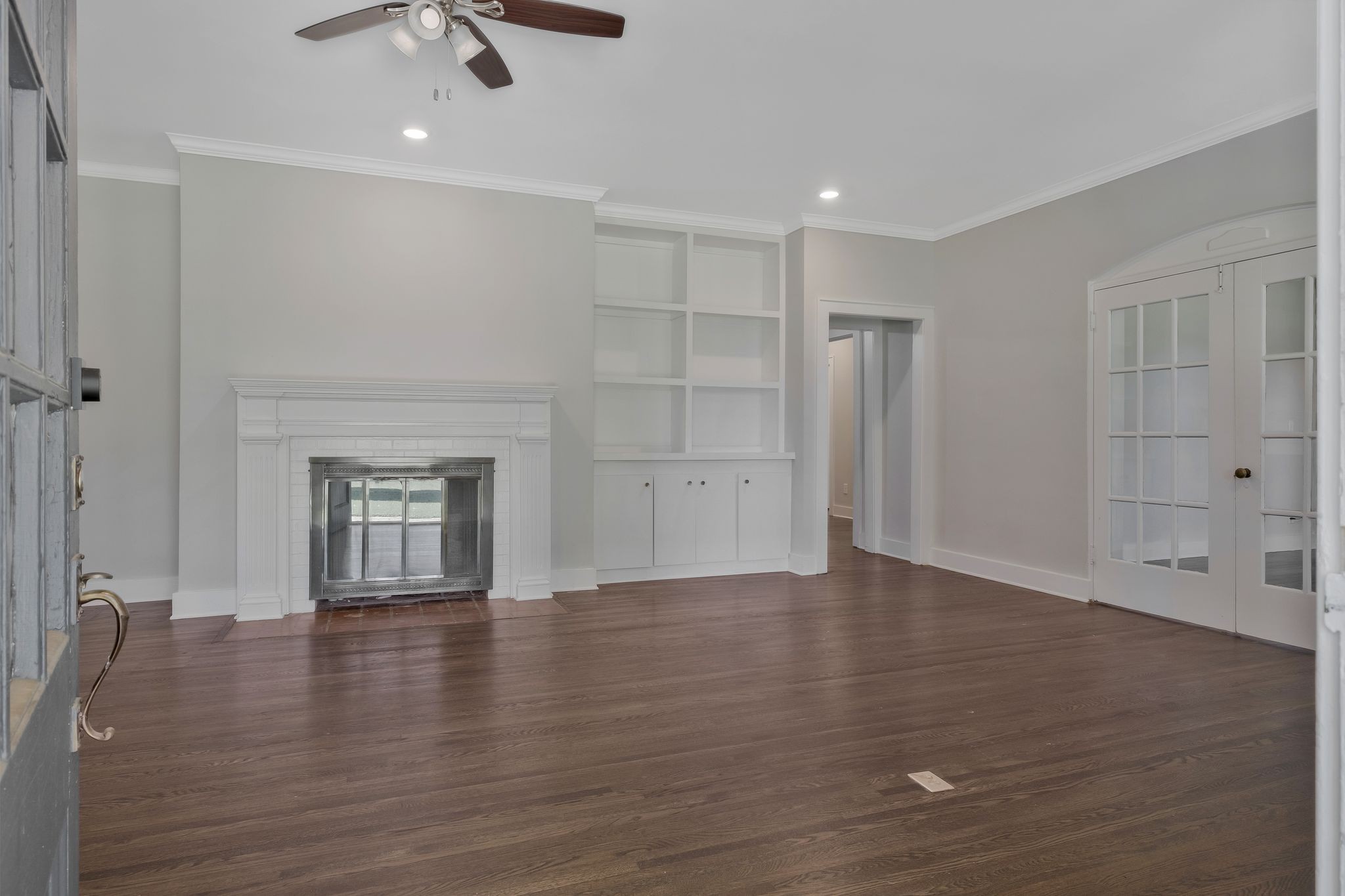 3224 Lakeshore Dr