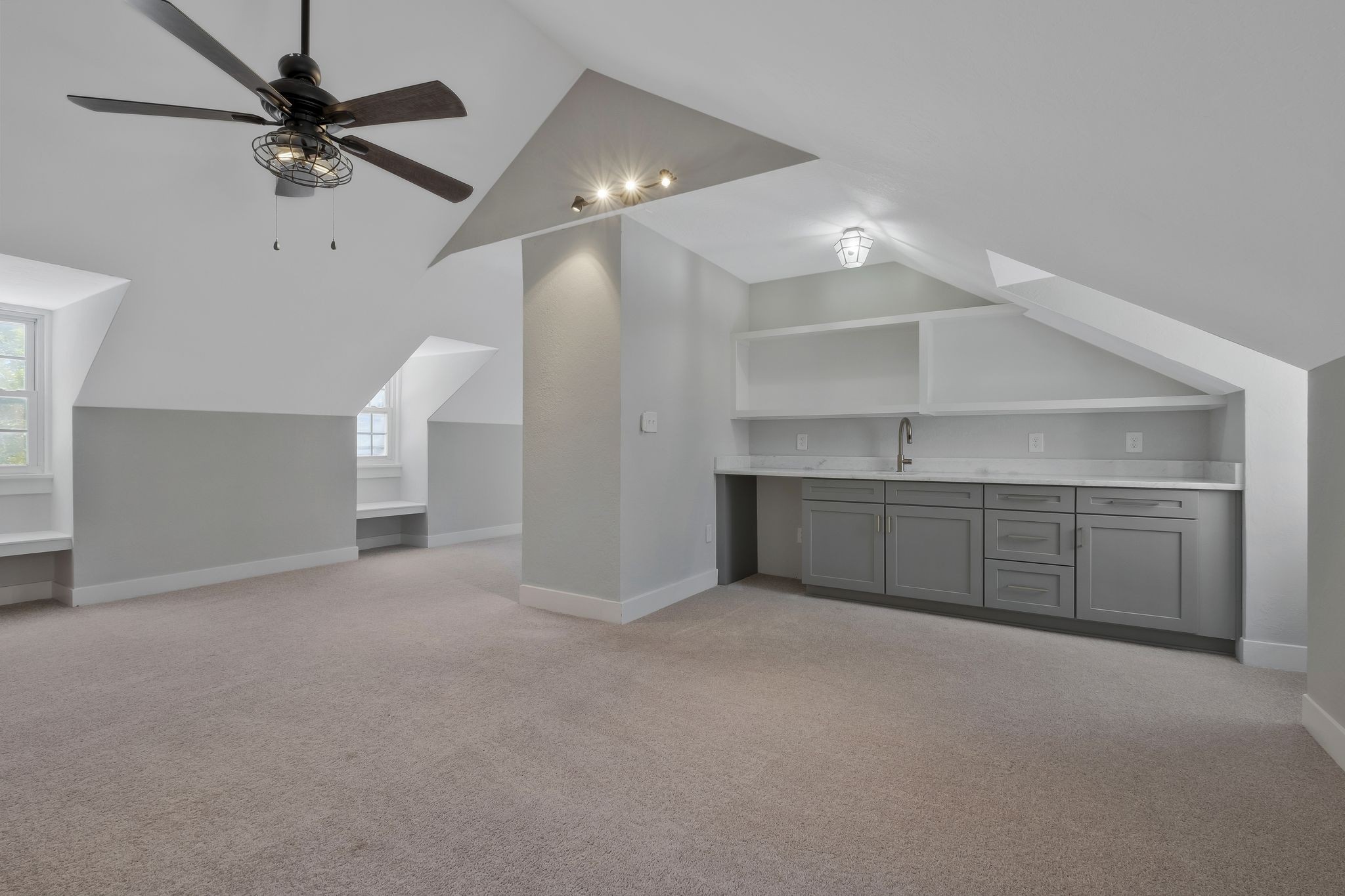 3224 Lakeshore Dr