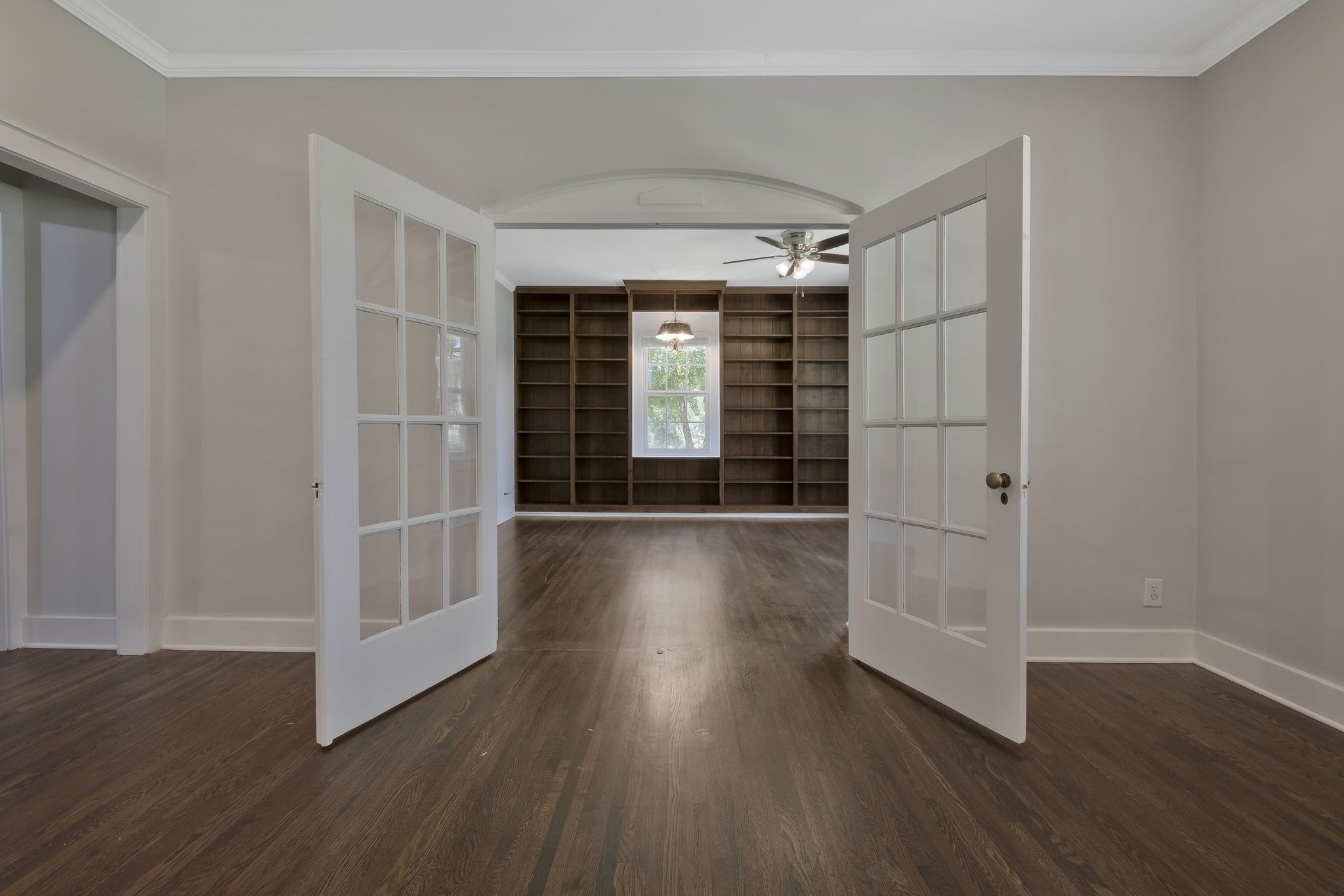 3224 Lakeshore Dr