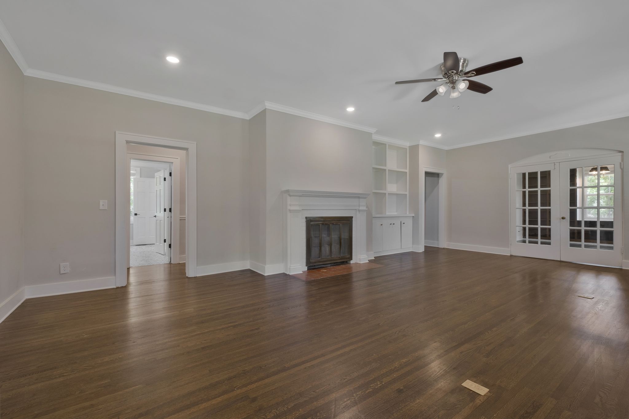 3224 Lakeshore Dr