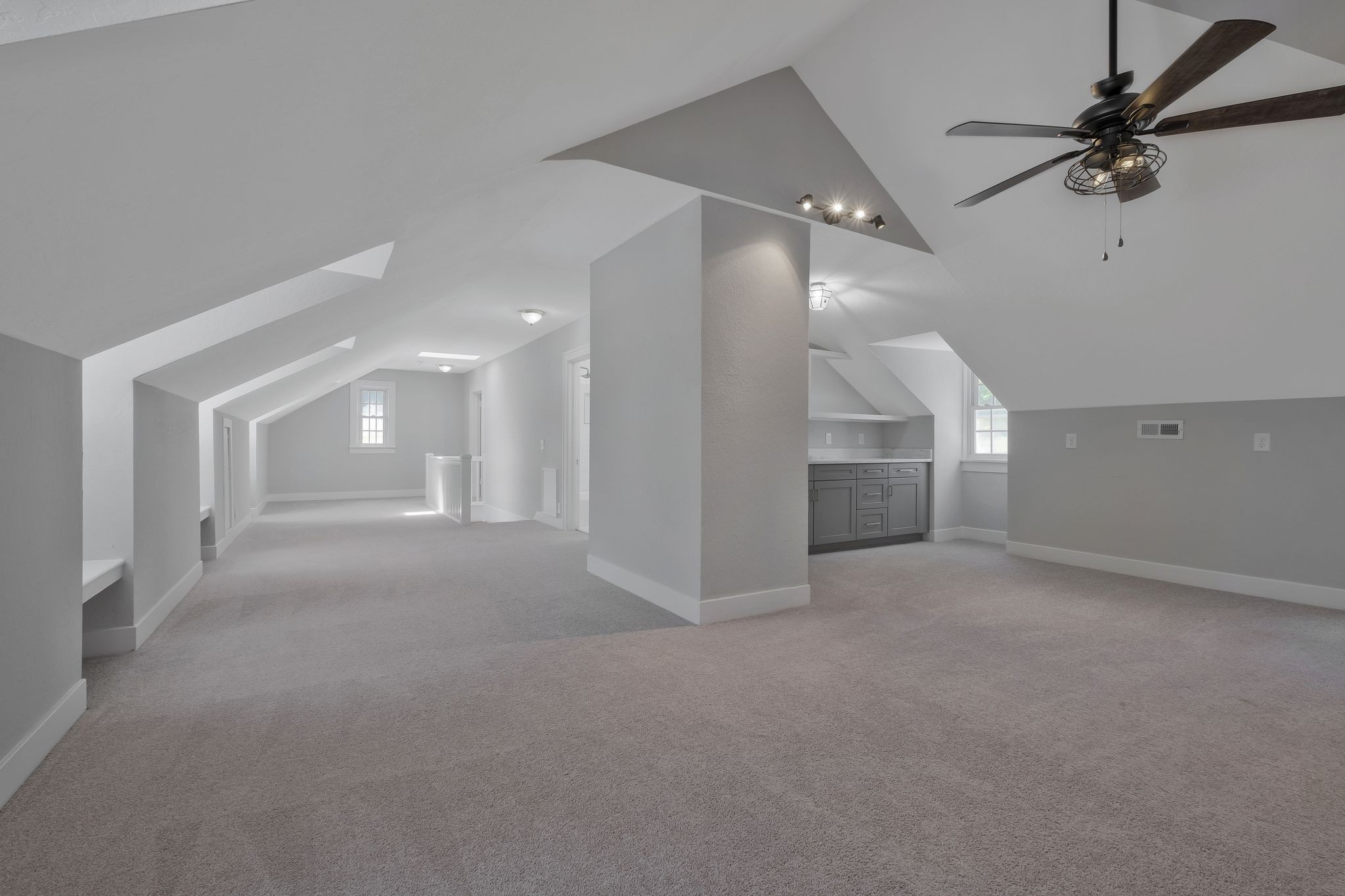 3224 Lakeshore Dr