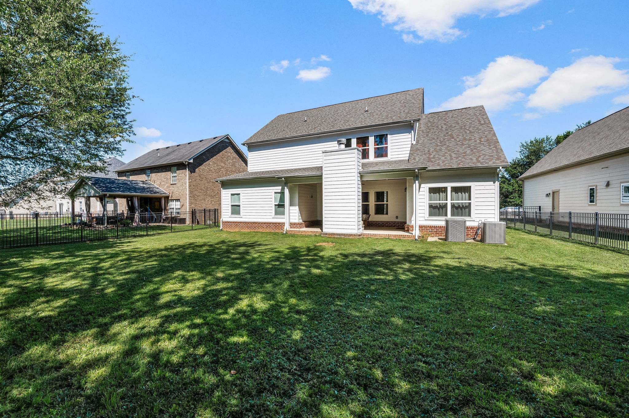 5246 Starnes Dr