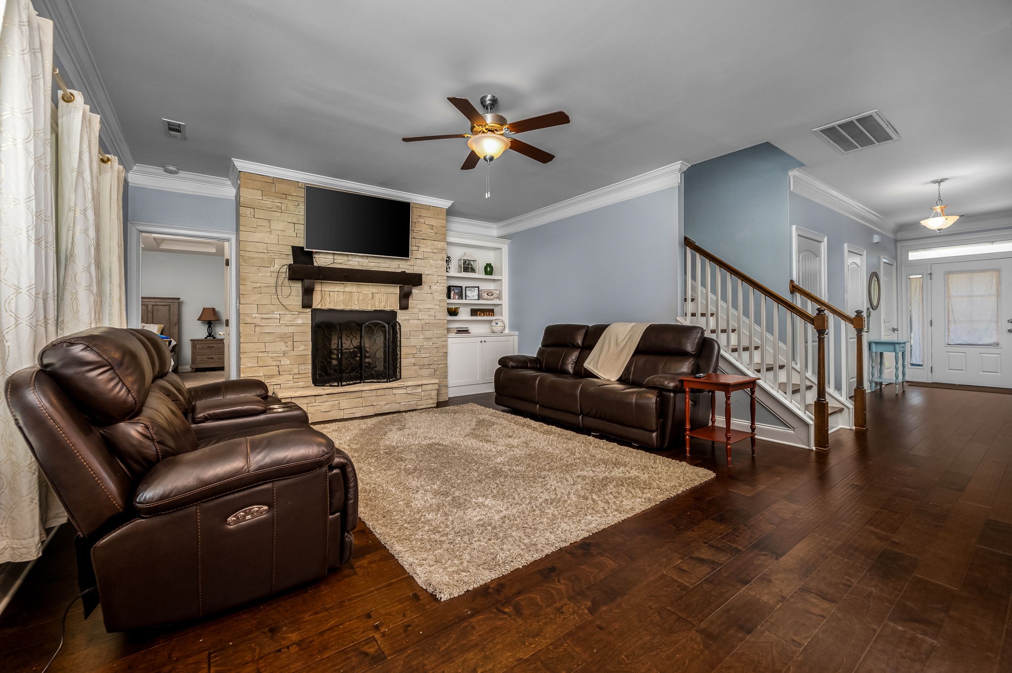 5246 Starnes Dr