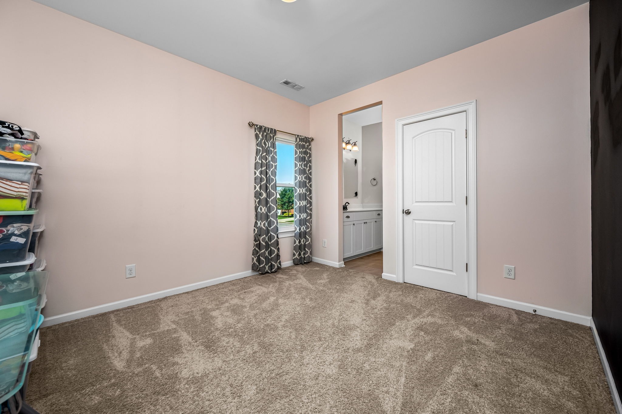 5246 Starnes Dr