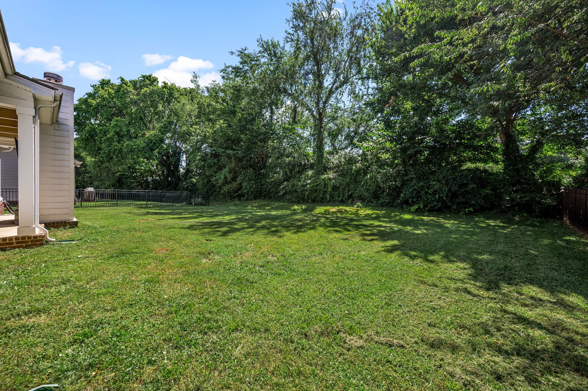 5246 Starnes Dr