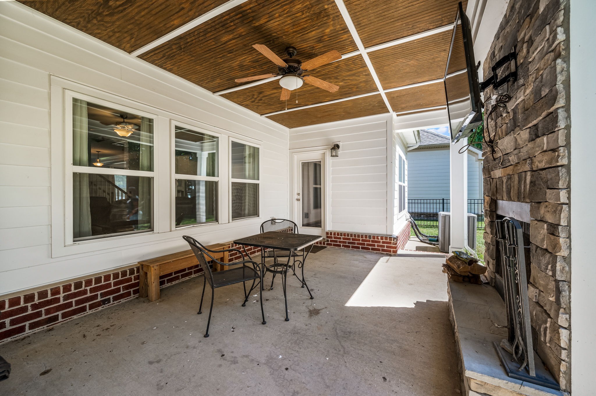 5246 Starnes Dr