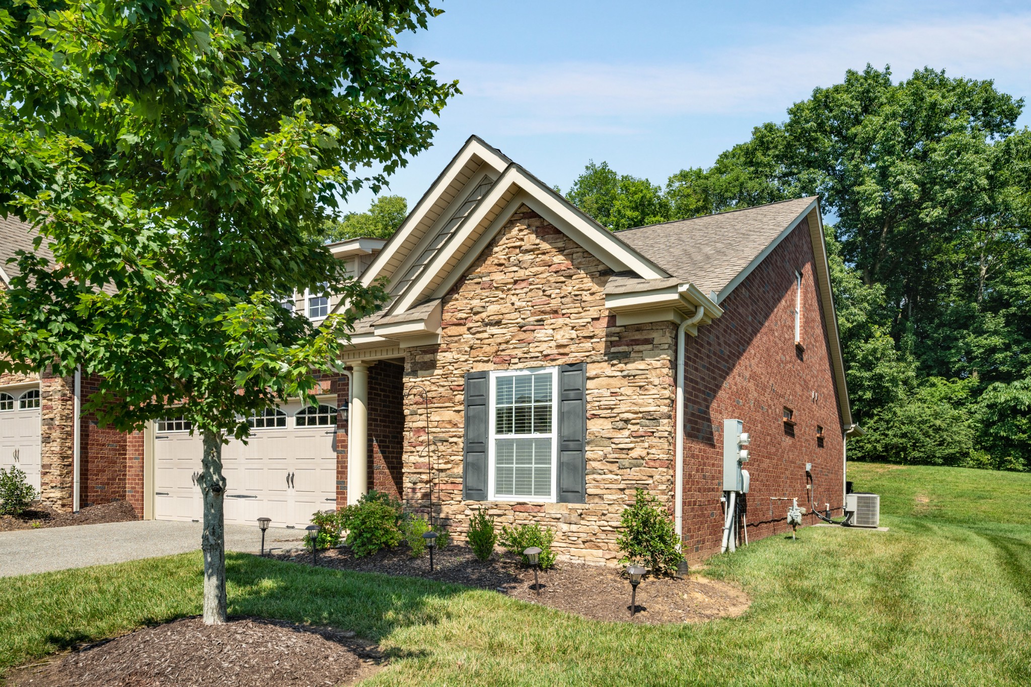 414 Stonegate Dr