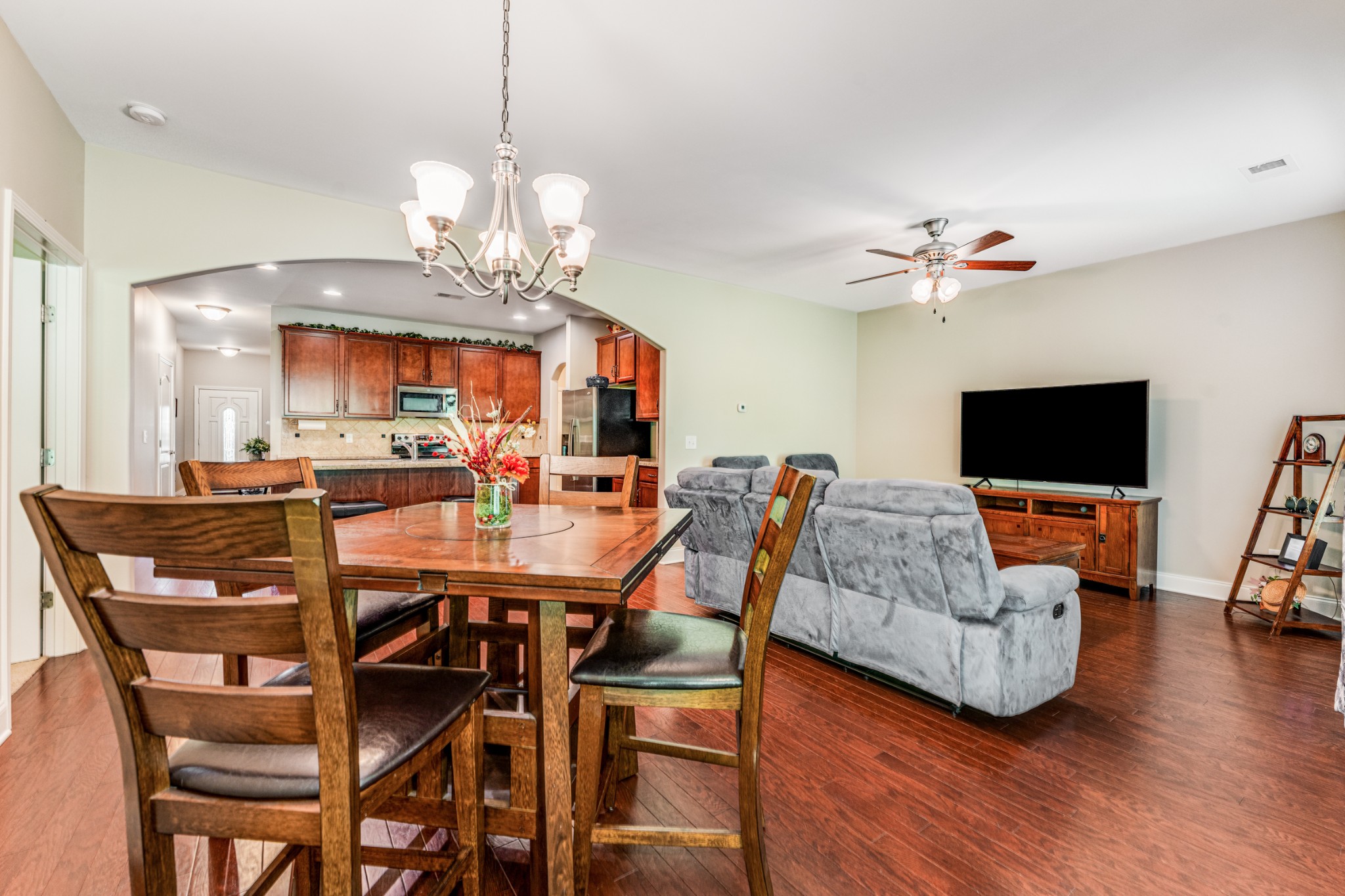 414 Stonegate Dr