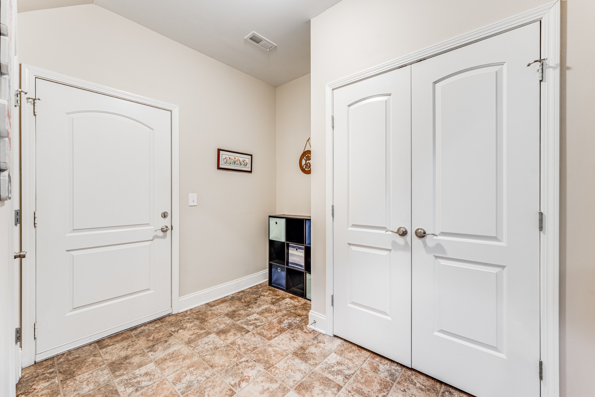 414 Stonegate Dr
