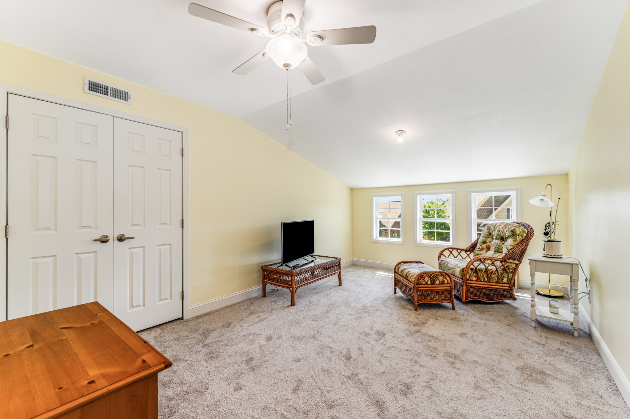 414 Stonegate Dr