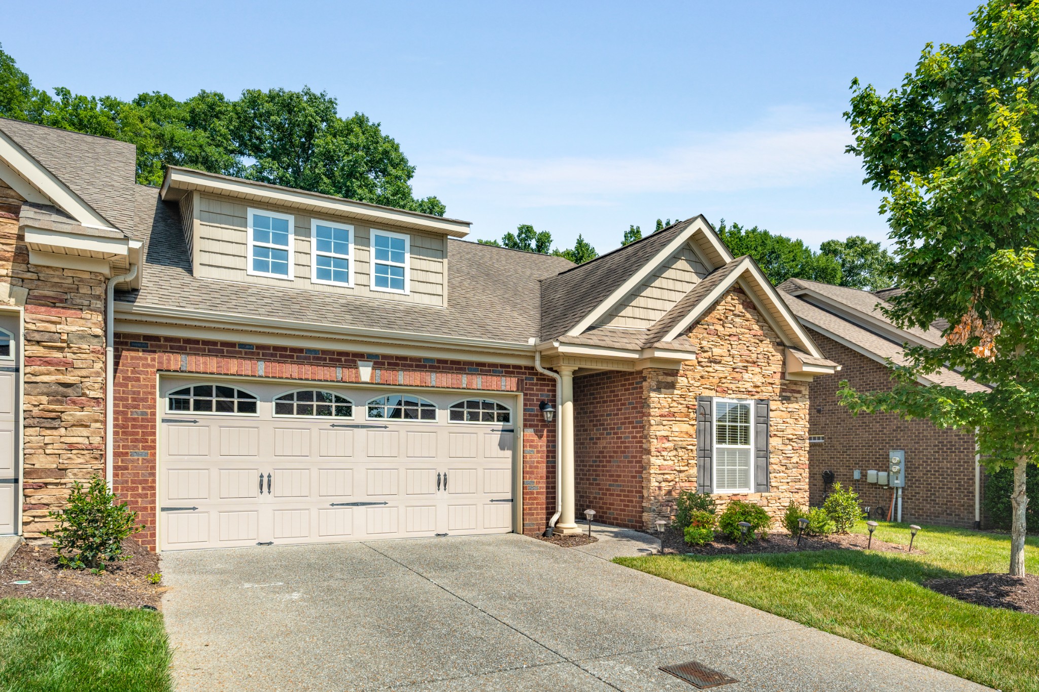 414 Stonegate Dr