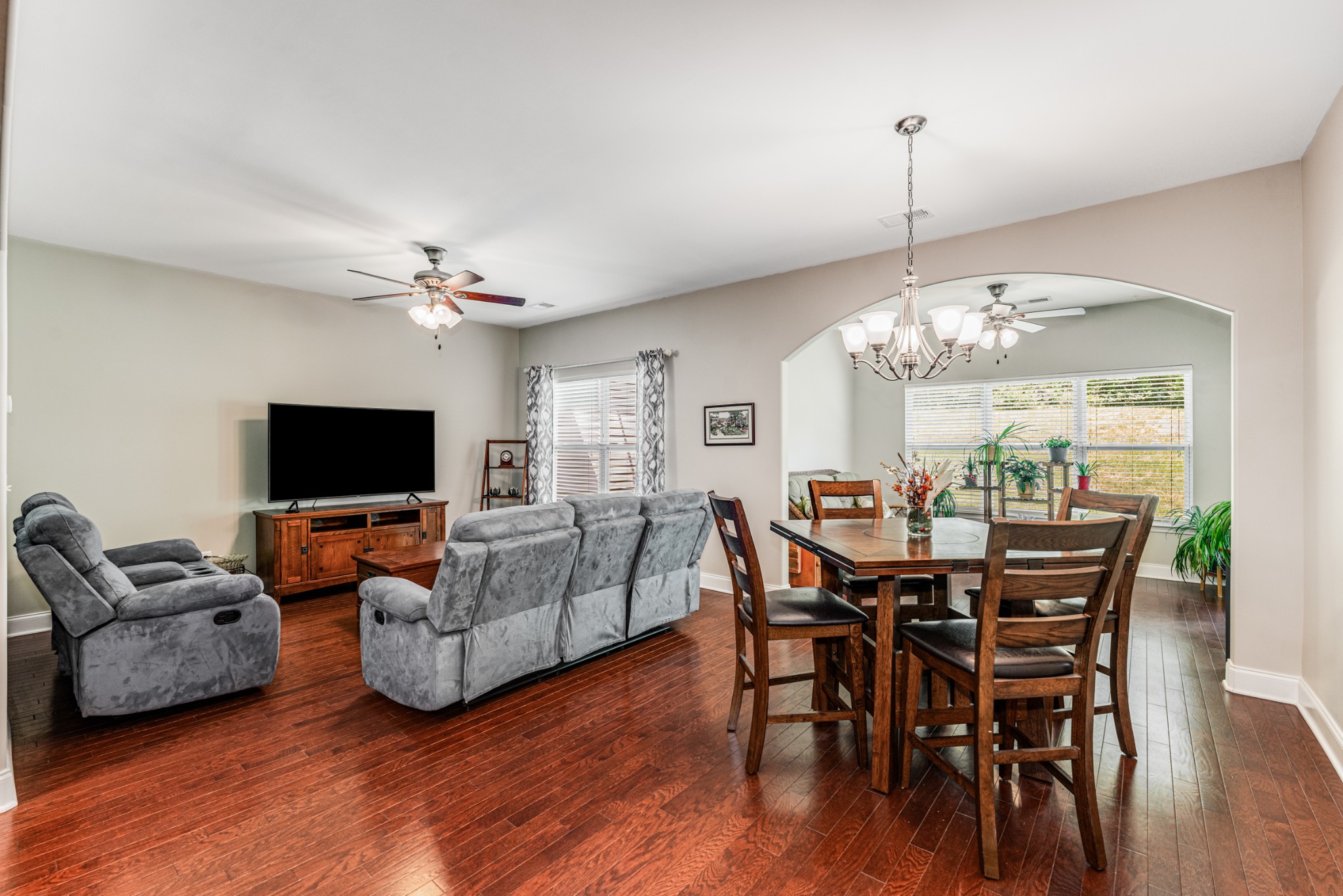 414 Stonegate Dr