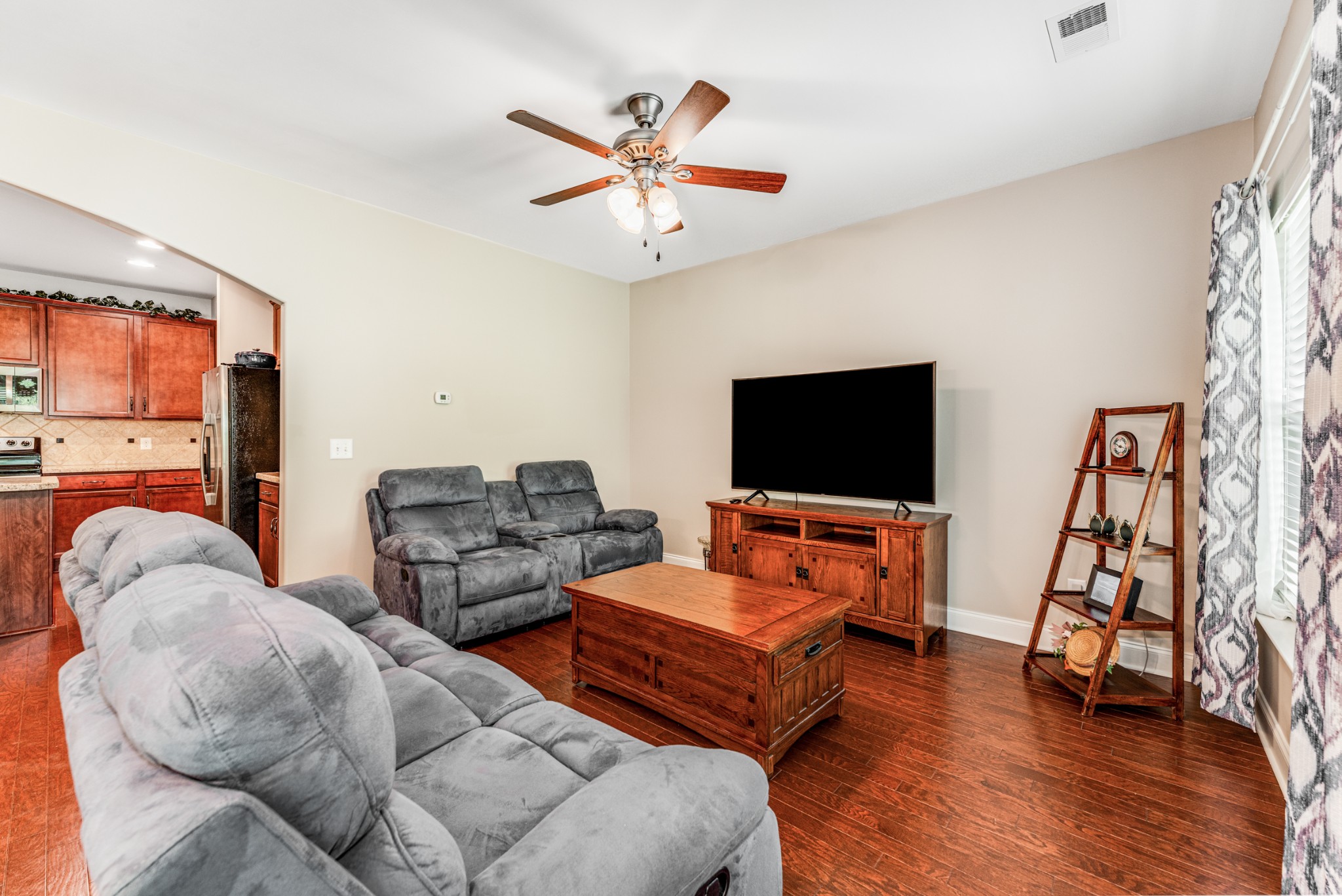 414 Stonegate Dr