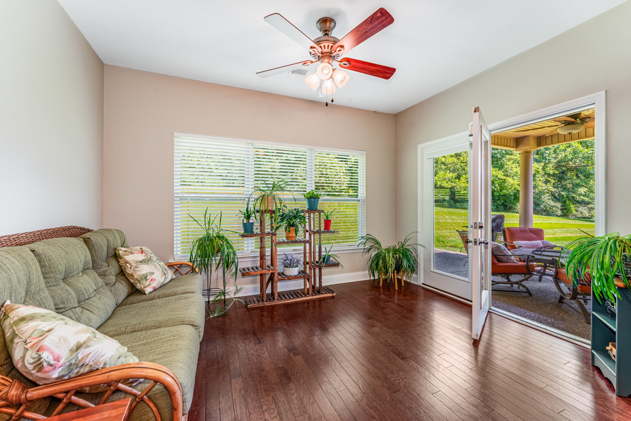 414 Stonegate Dr