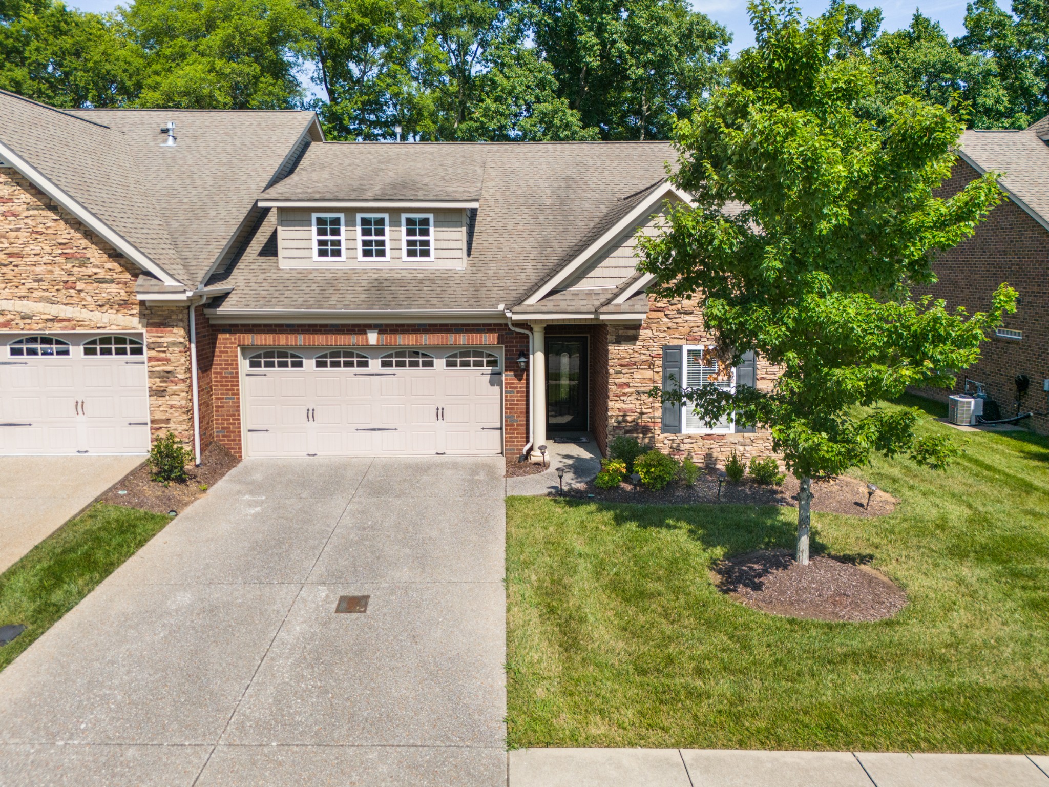 414 Stonegate Dr