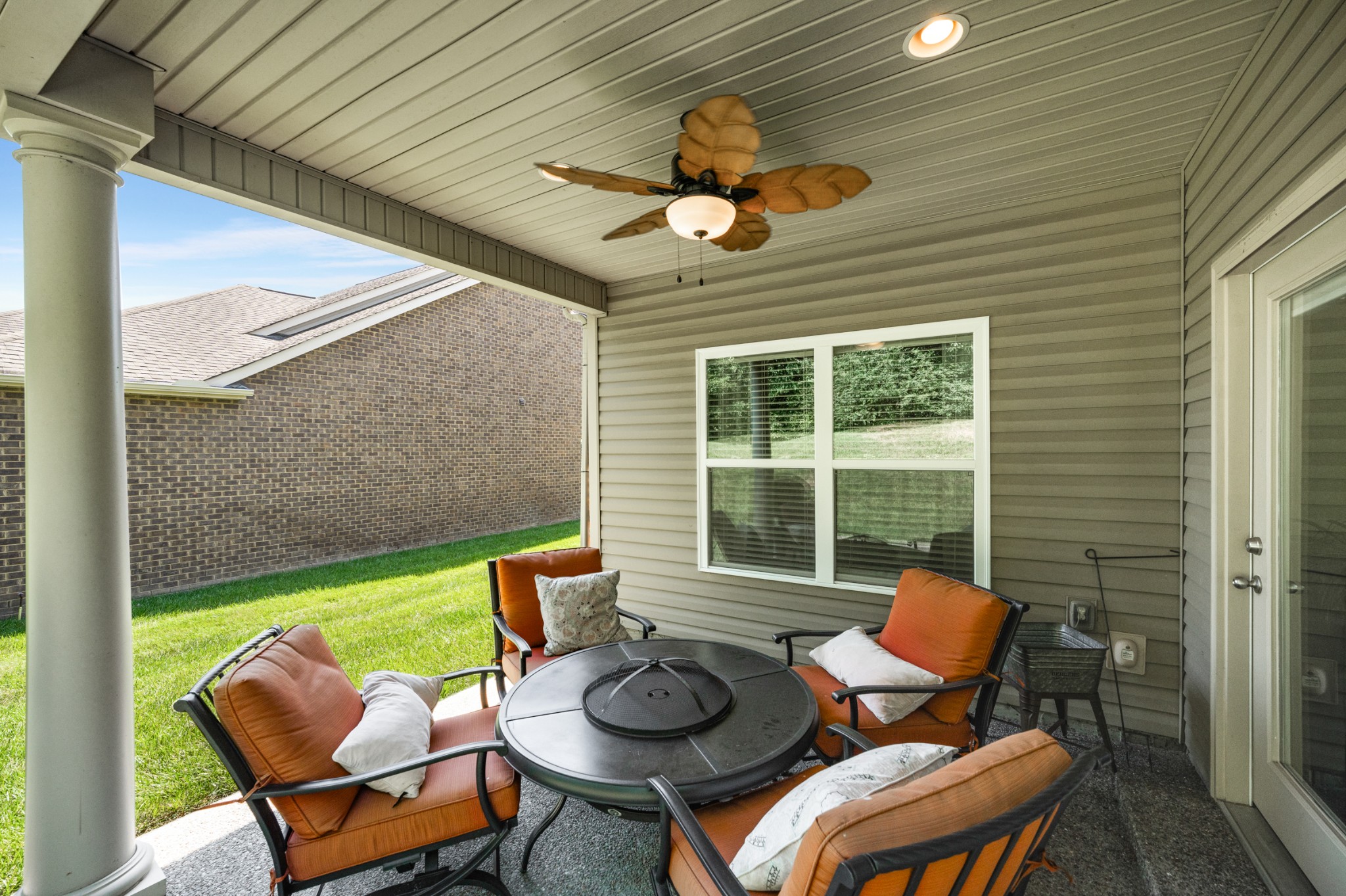 414 Stonegate Dr