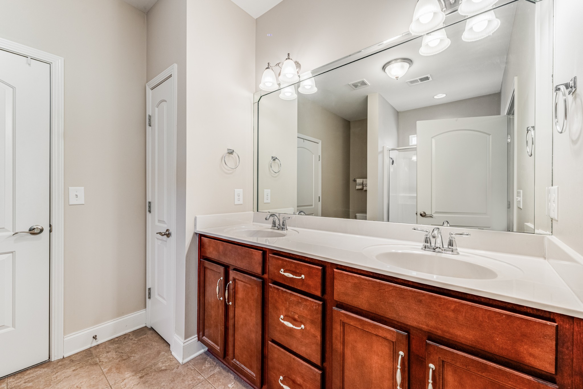 414 Stonegate Dr