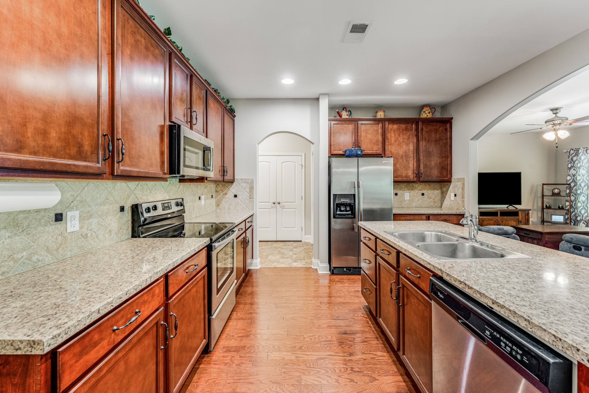 414 Stonegate Dr