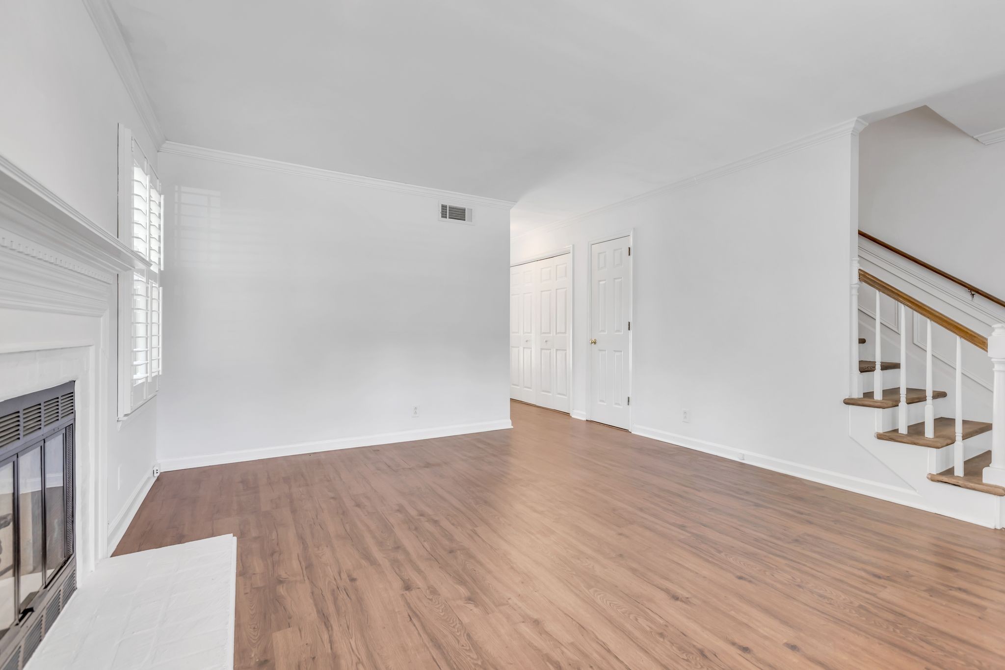 404 Barnwood Ct