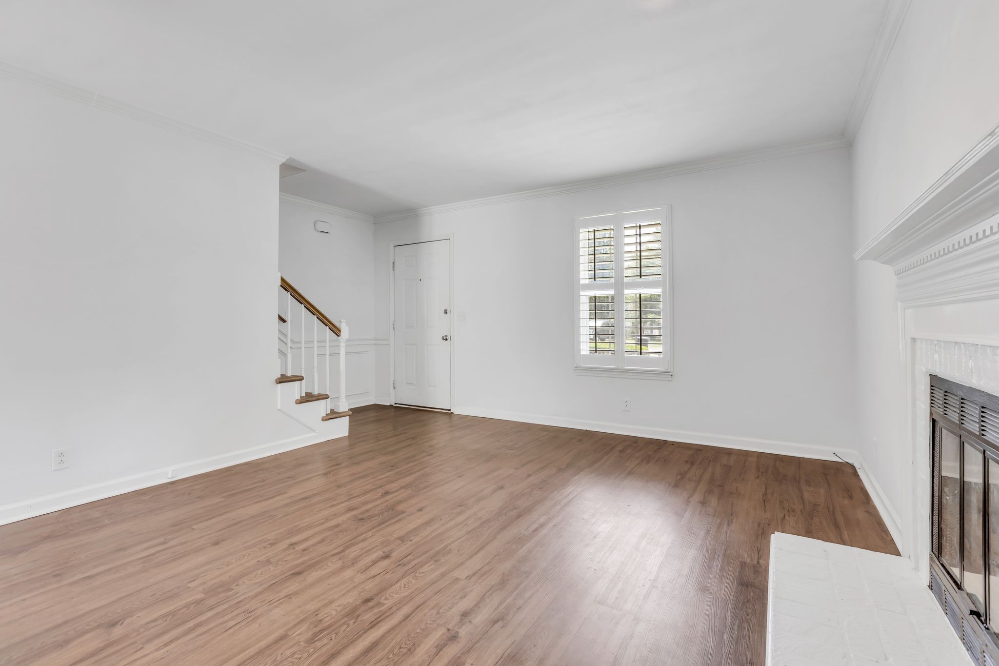 404 Barnwood Ct