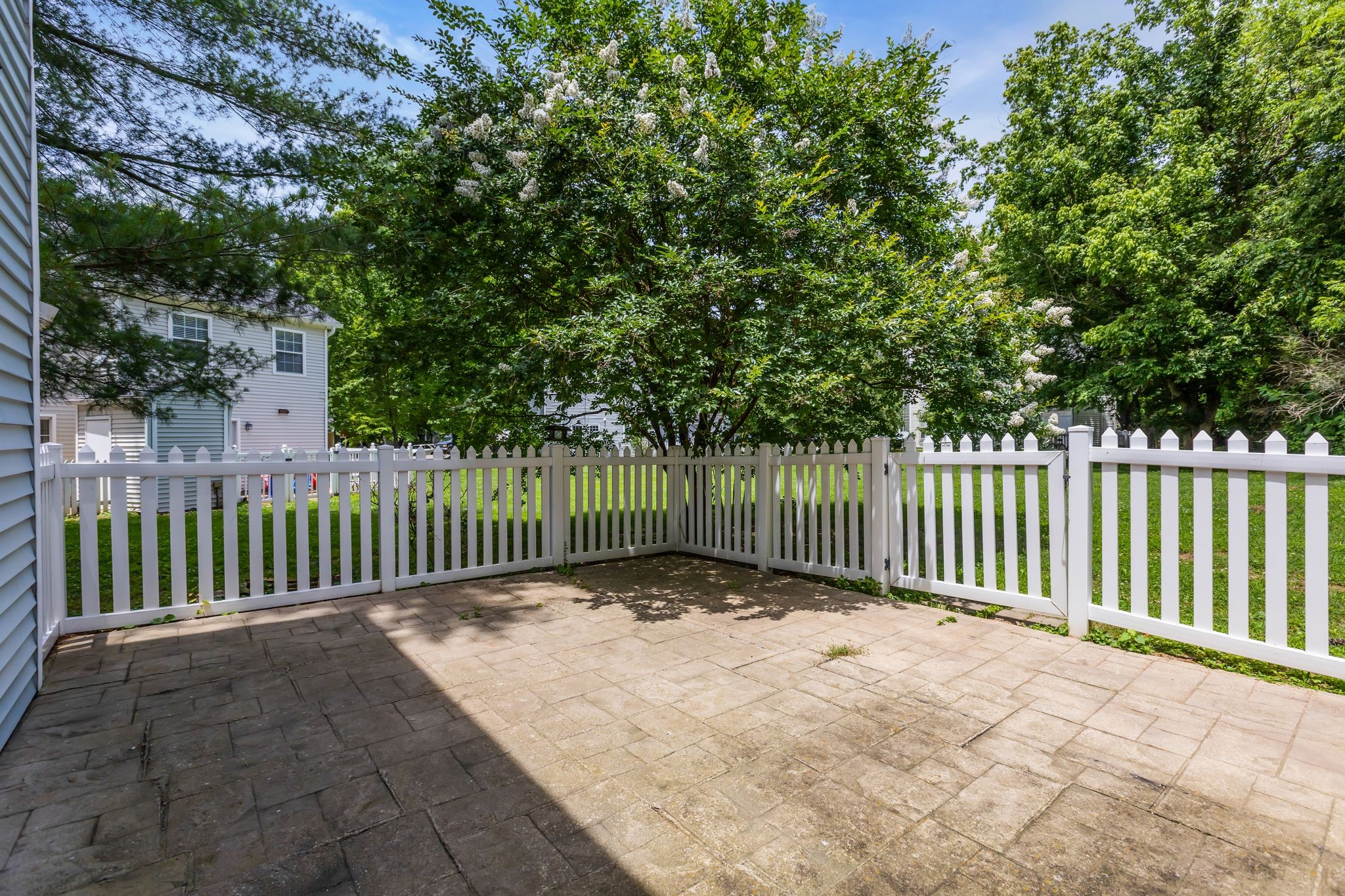 404 Barnwood Ct