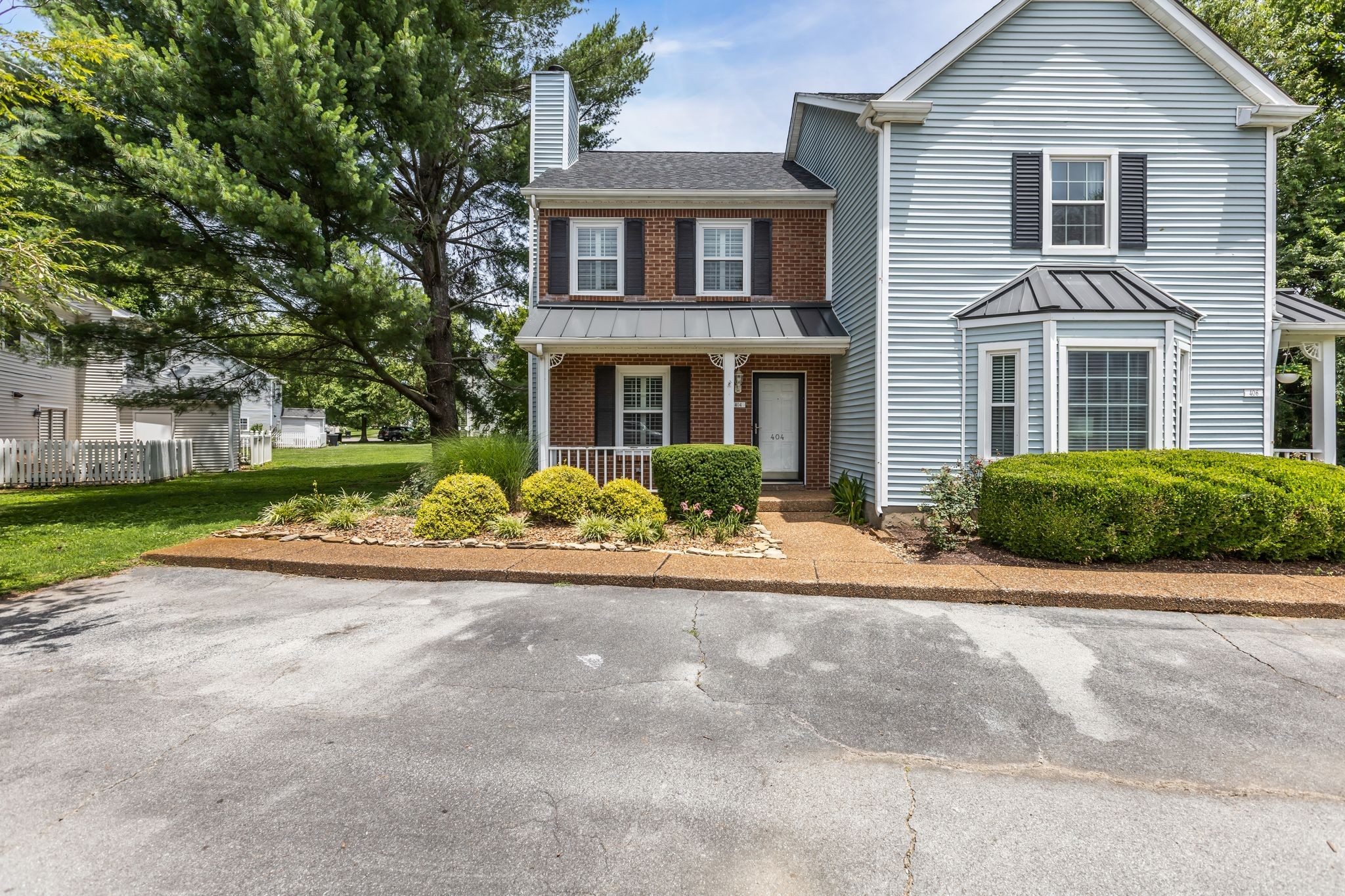 404 Barnwood Ct