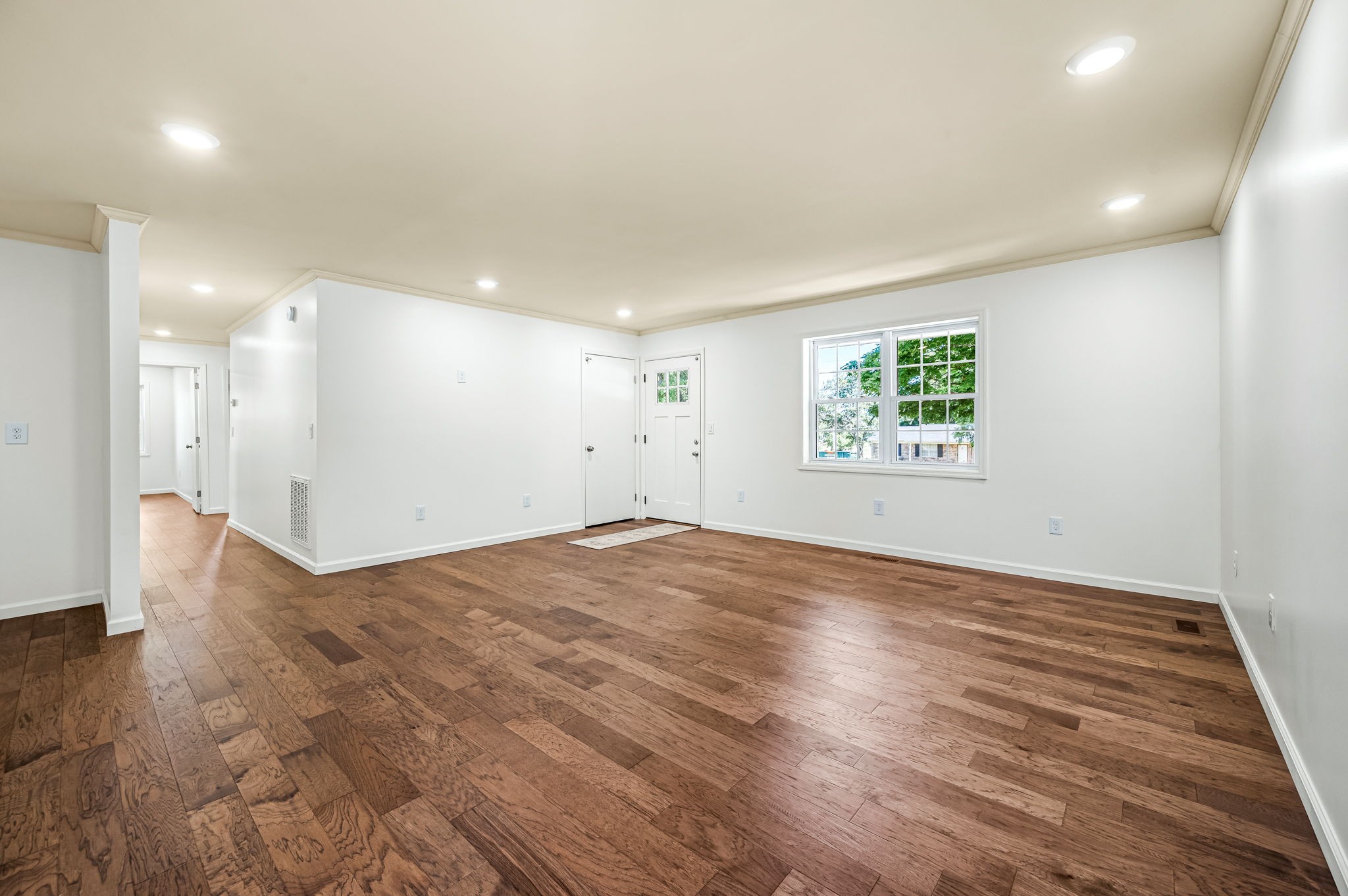 1137 Iris St