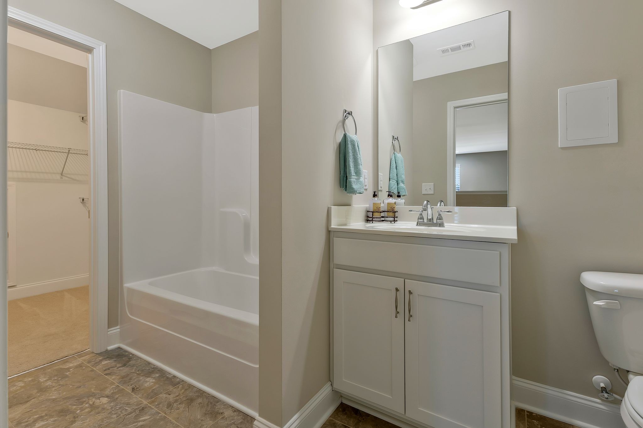 621 Weybridge Dr