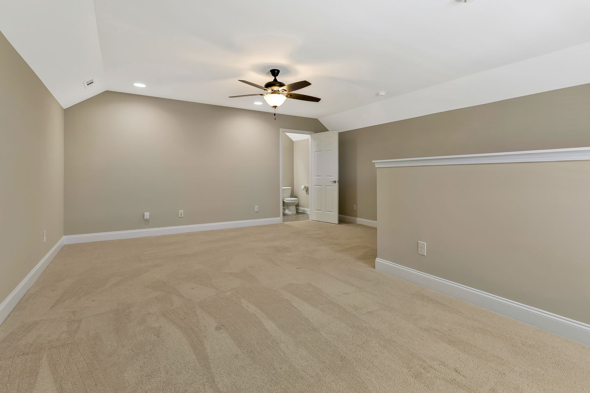 621 Weybridge Dr
