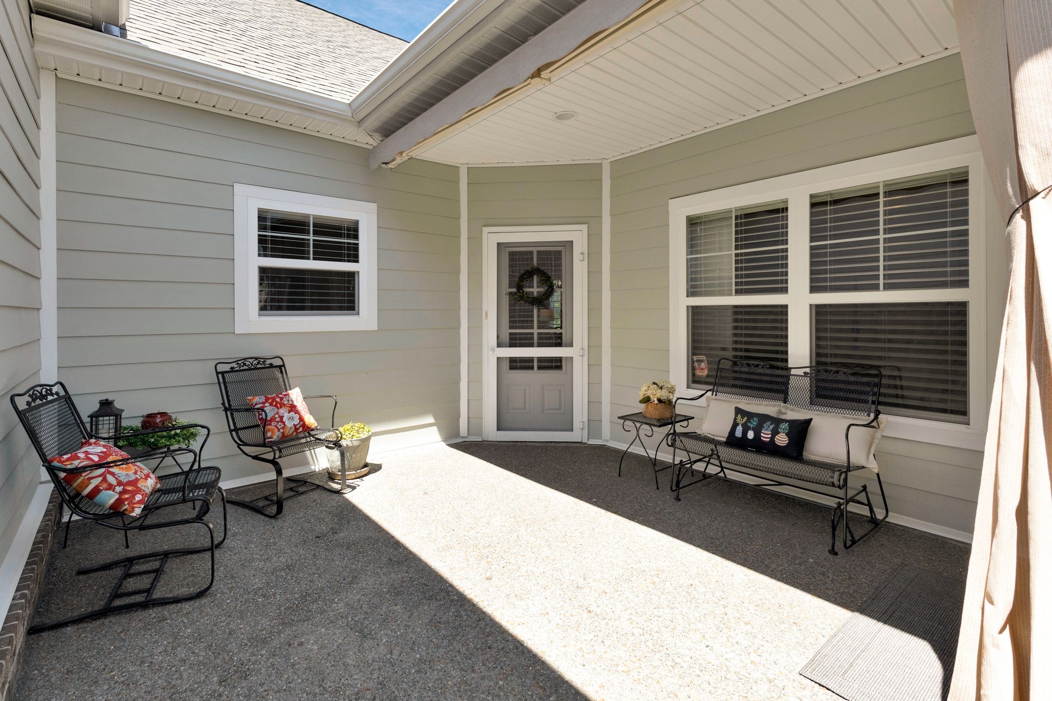 621 Weybridge Dr