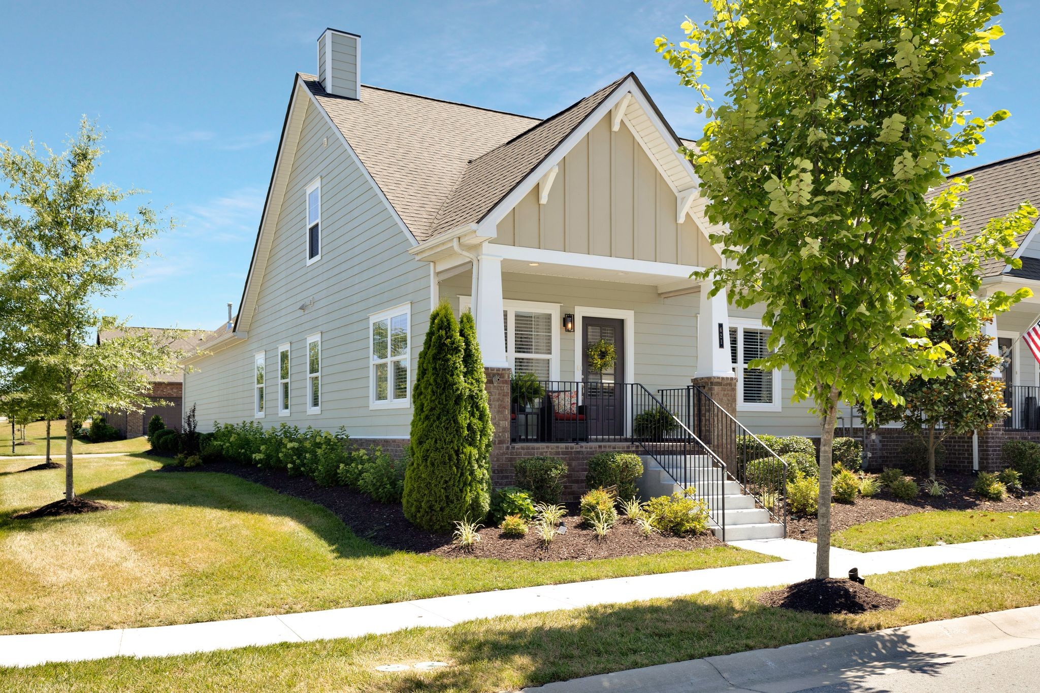 621 Weybridge Dr
