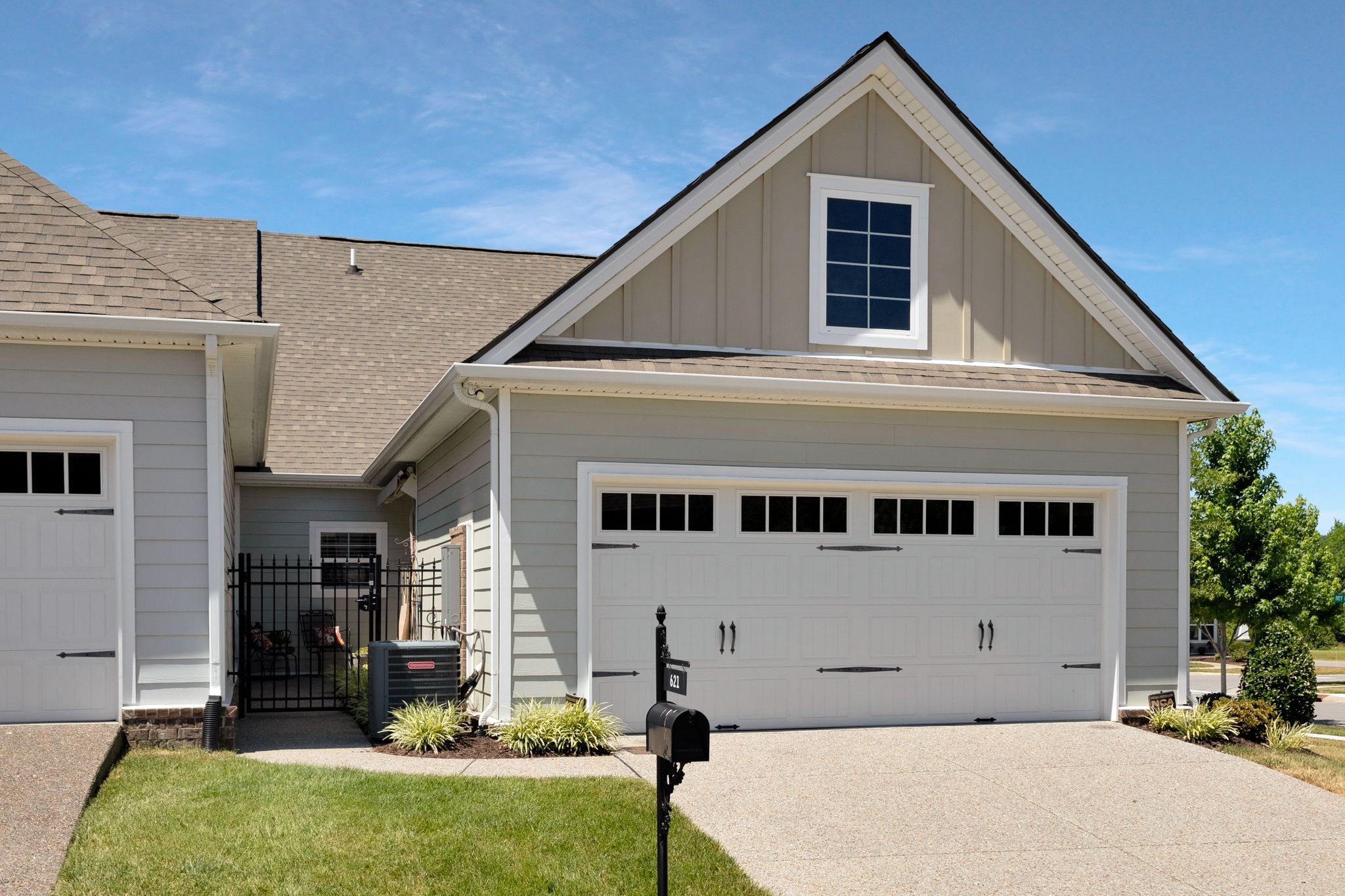 621 Weybridge Dr