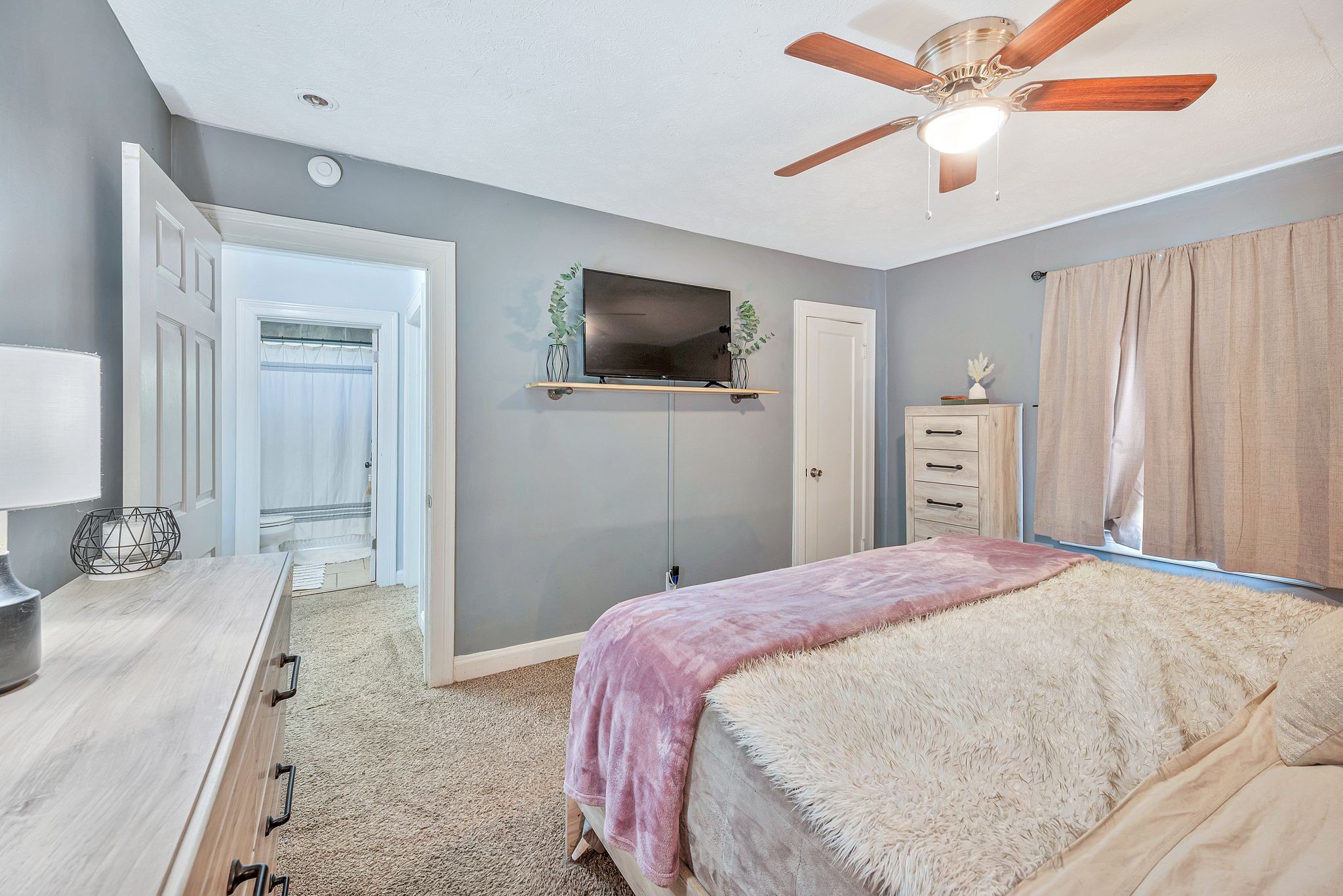 160 Harrington Ave