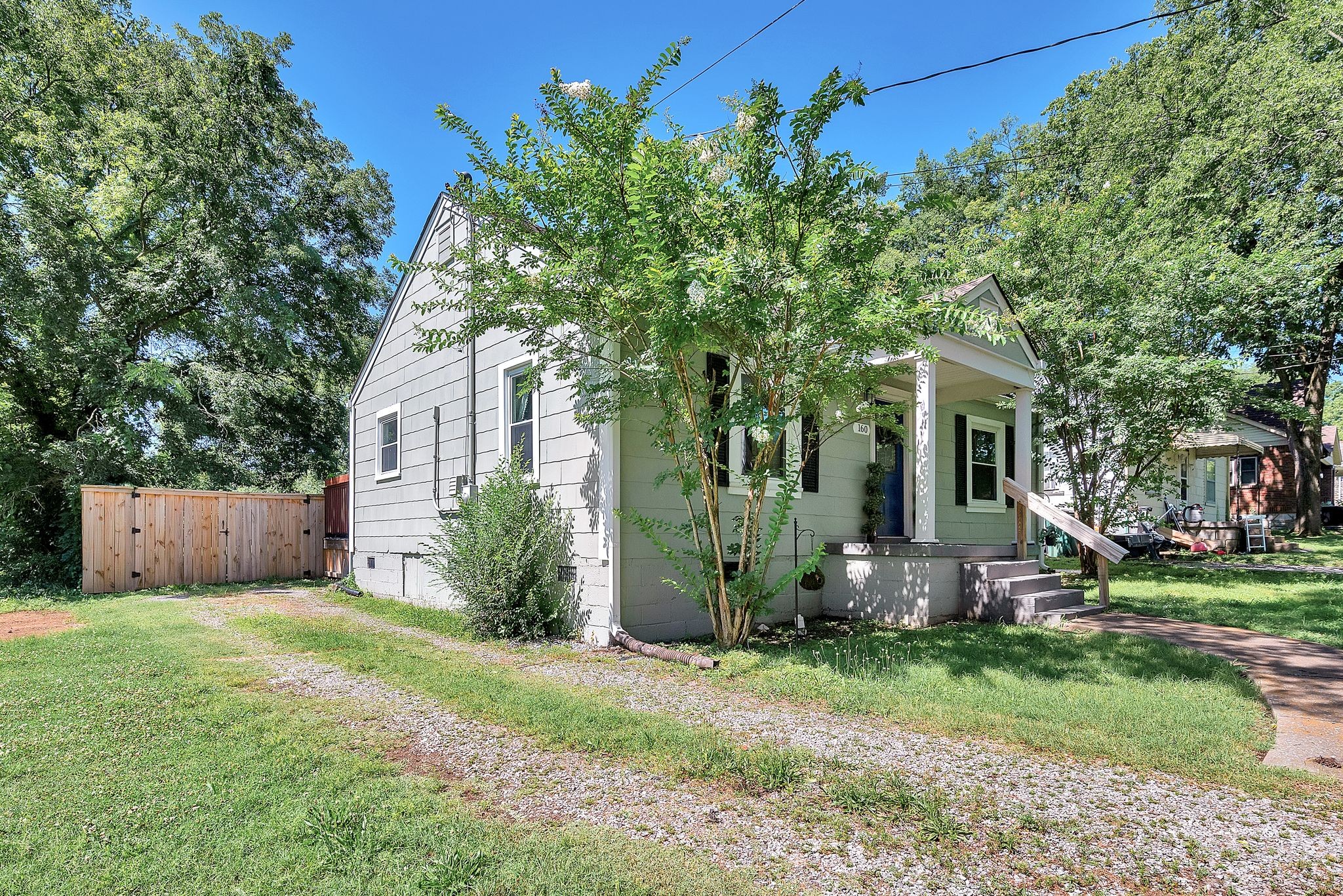 160 Harrington Ave
