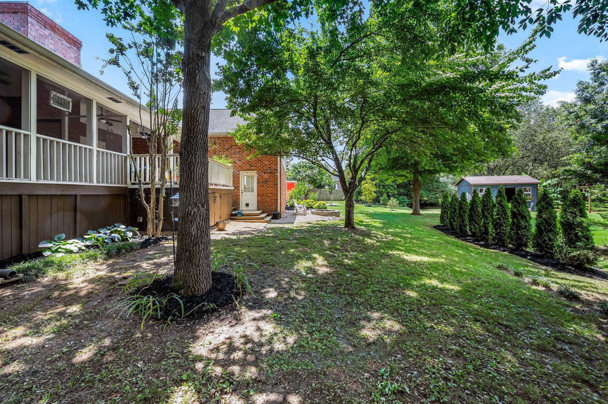 3107 Throne Street