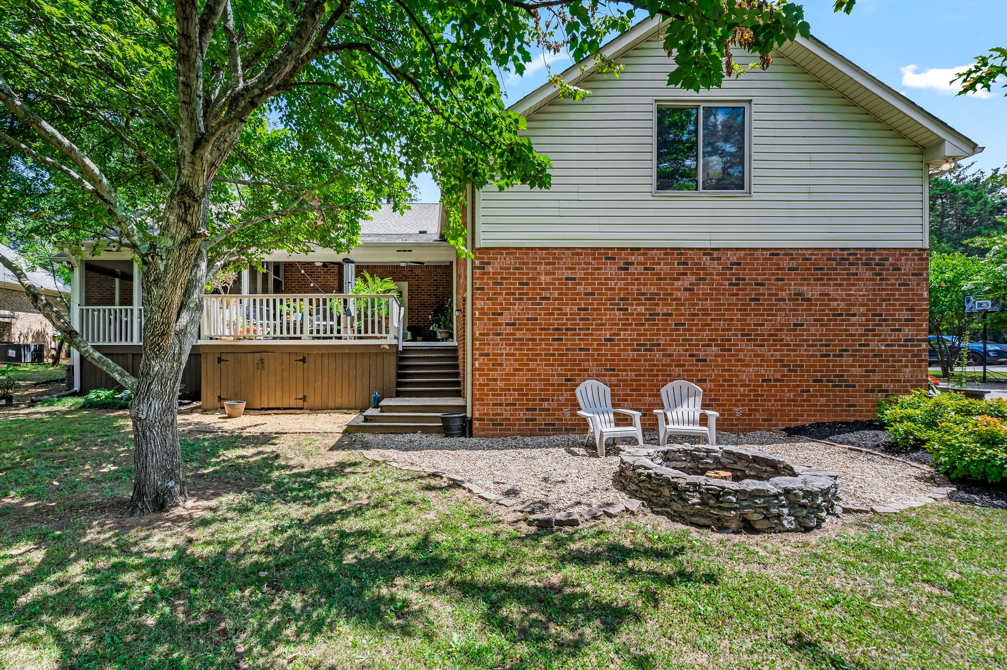 3107 Throne Street