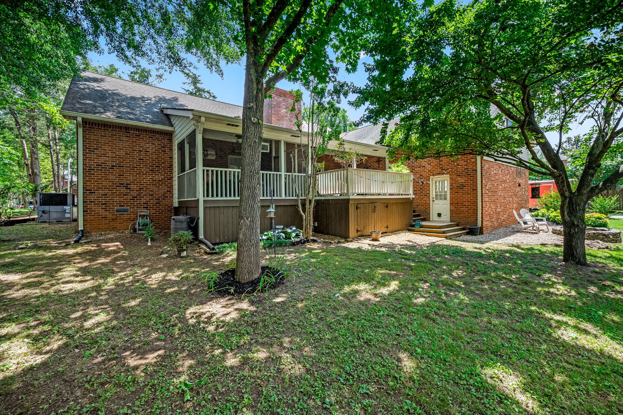 3107 Throne Street