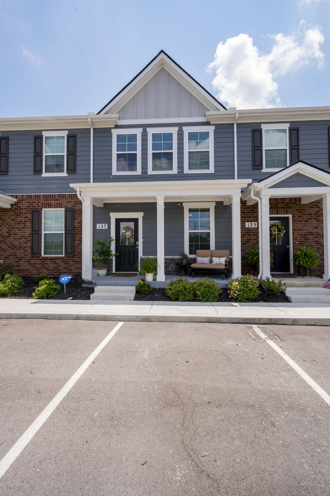 127 Grayson Cir