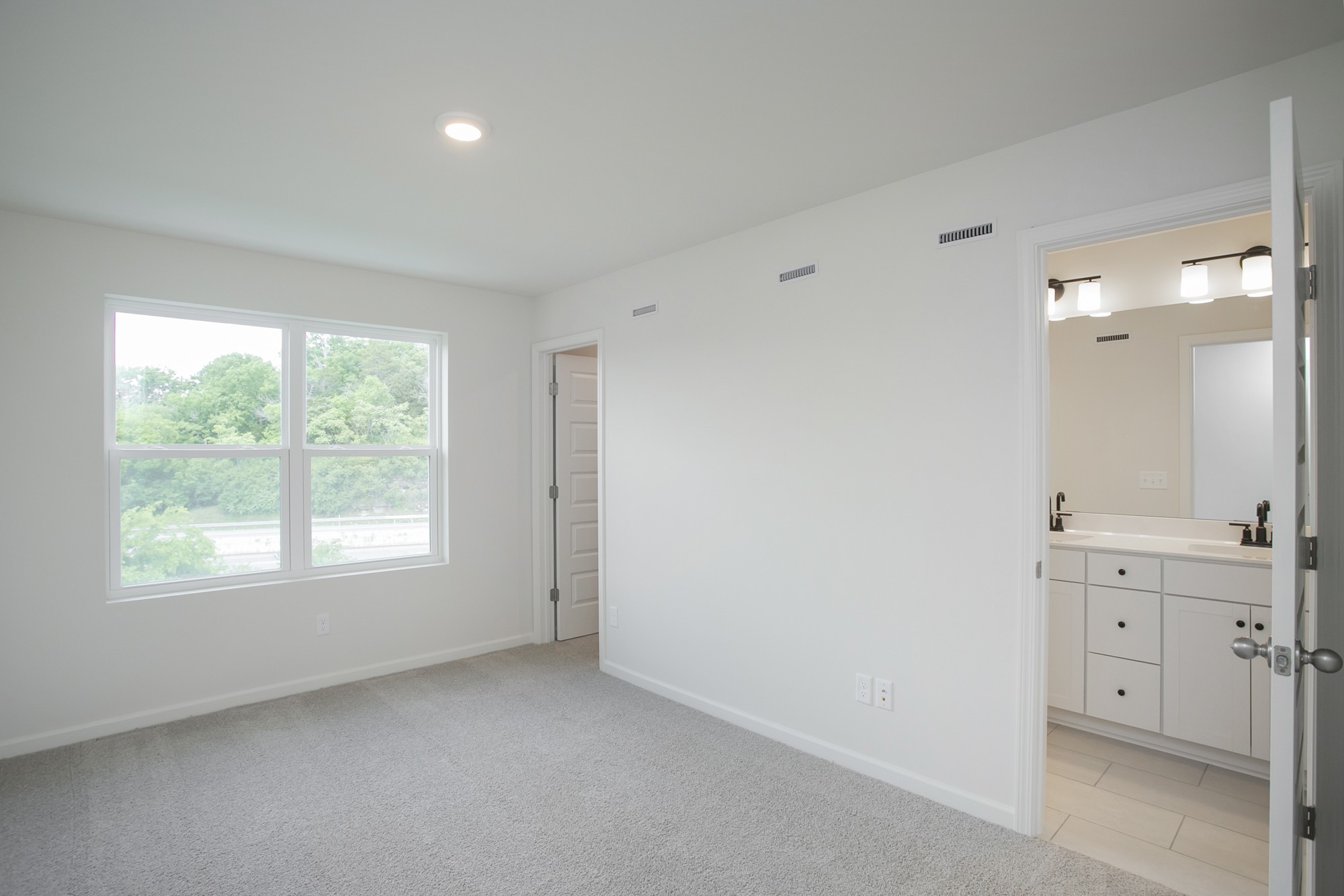 615 Old Hickory Blvd Unit: 740