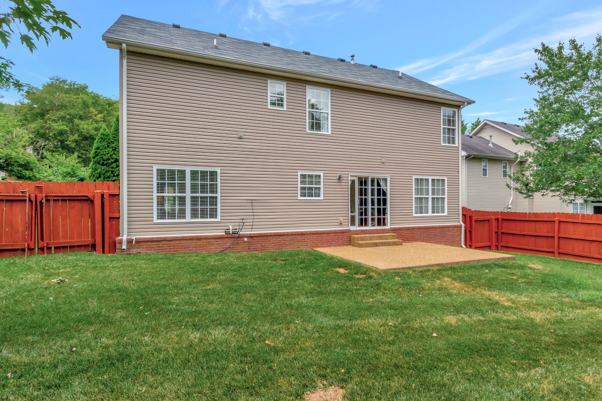 2002 Trenton Dr