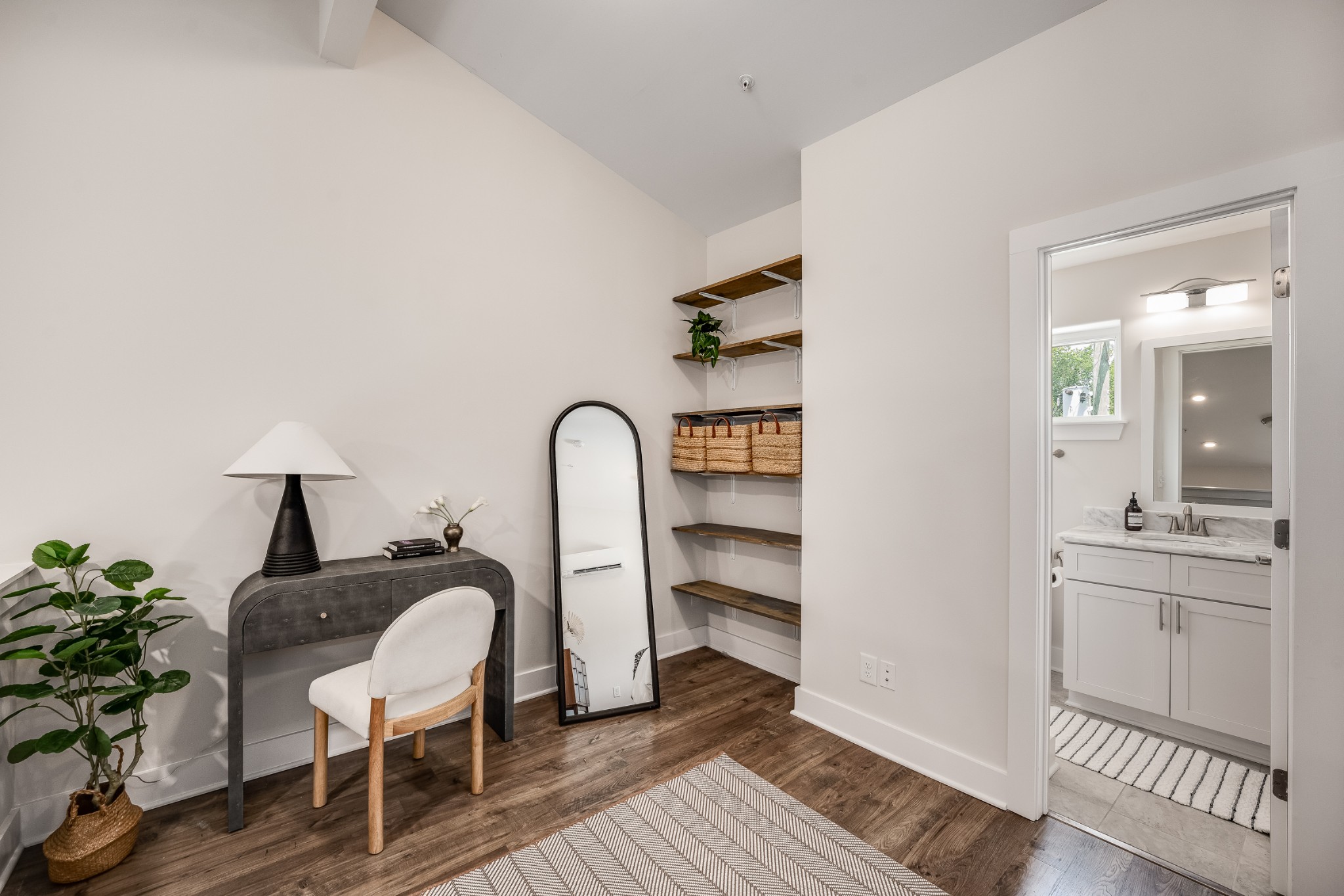 1325 5th Ave, N Unit: 11