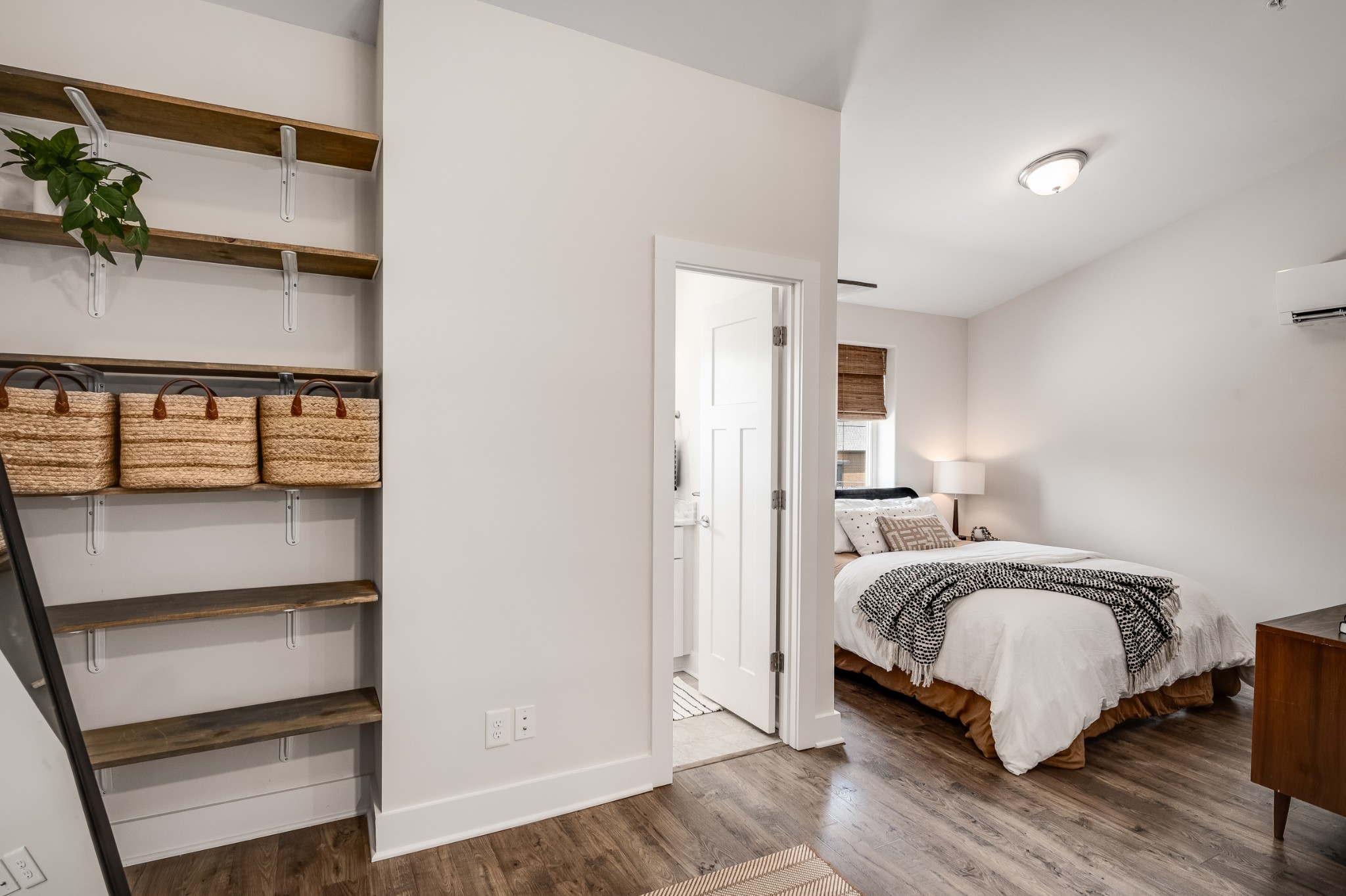 1325 5th Ave, N Unit: 11
