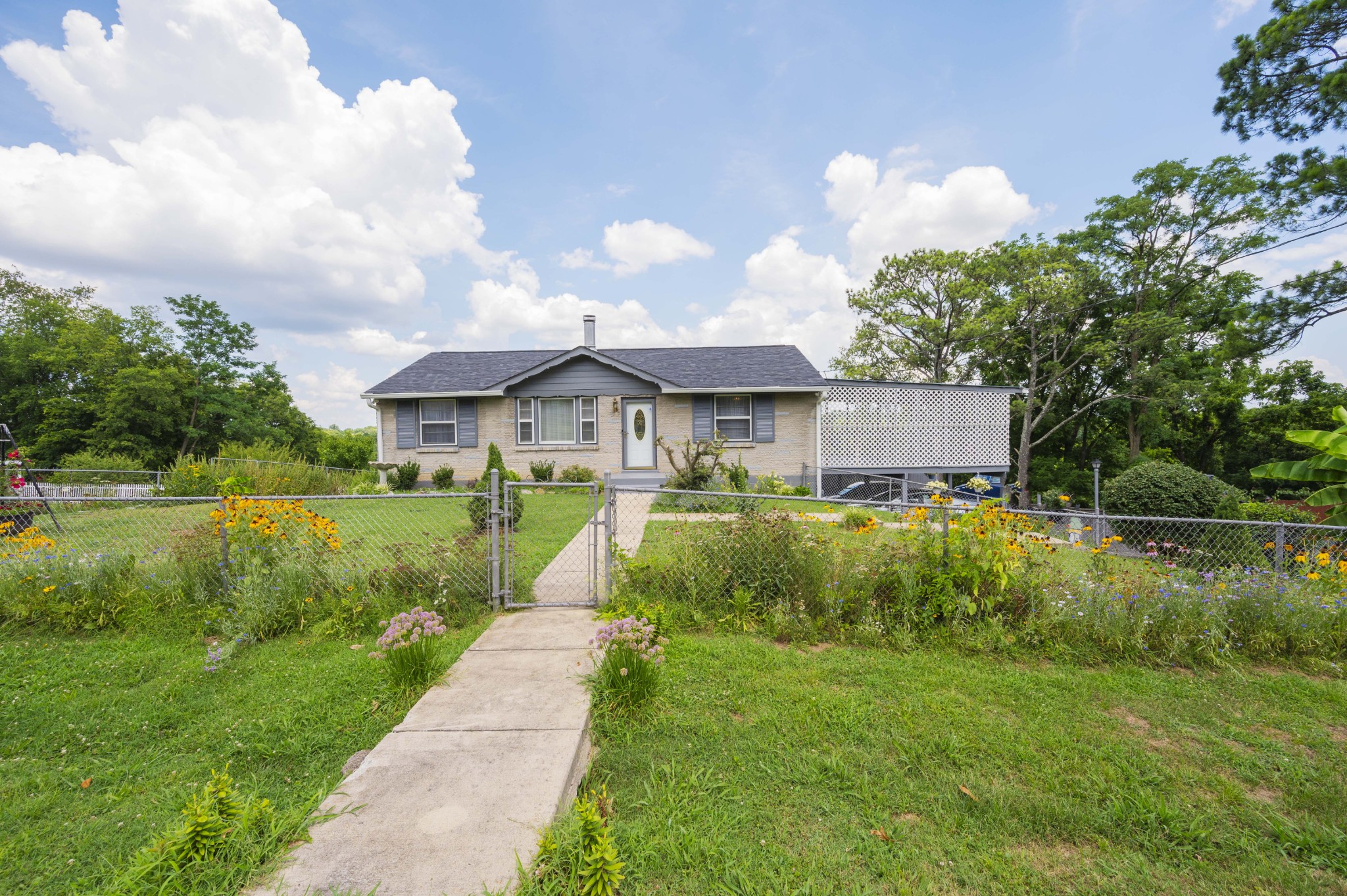 324 Willard Dr